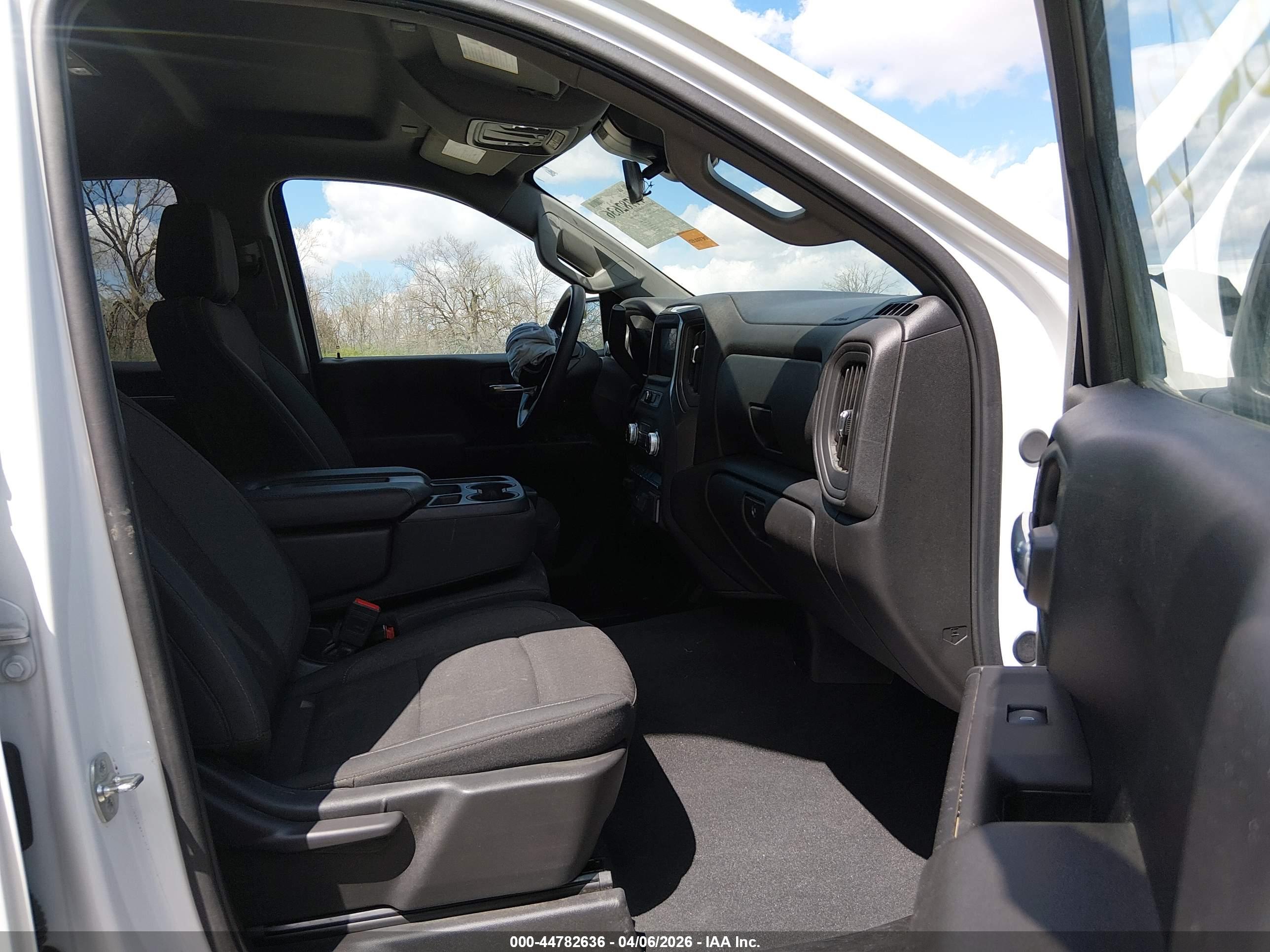 GMC SIERRA image 5