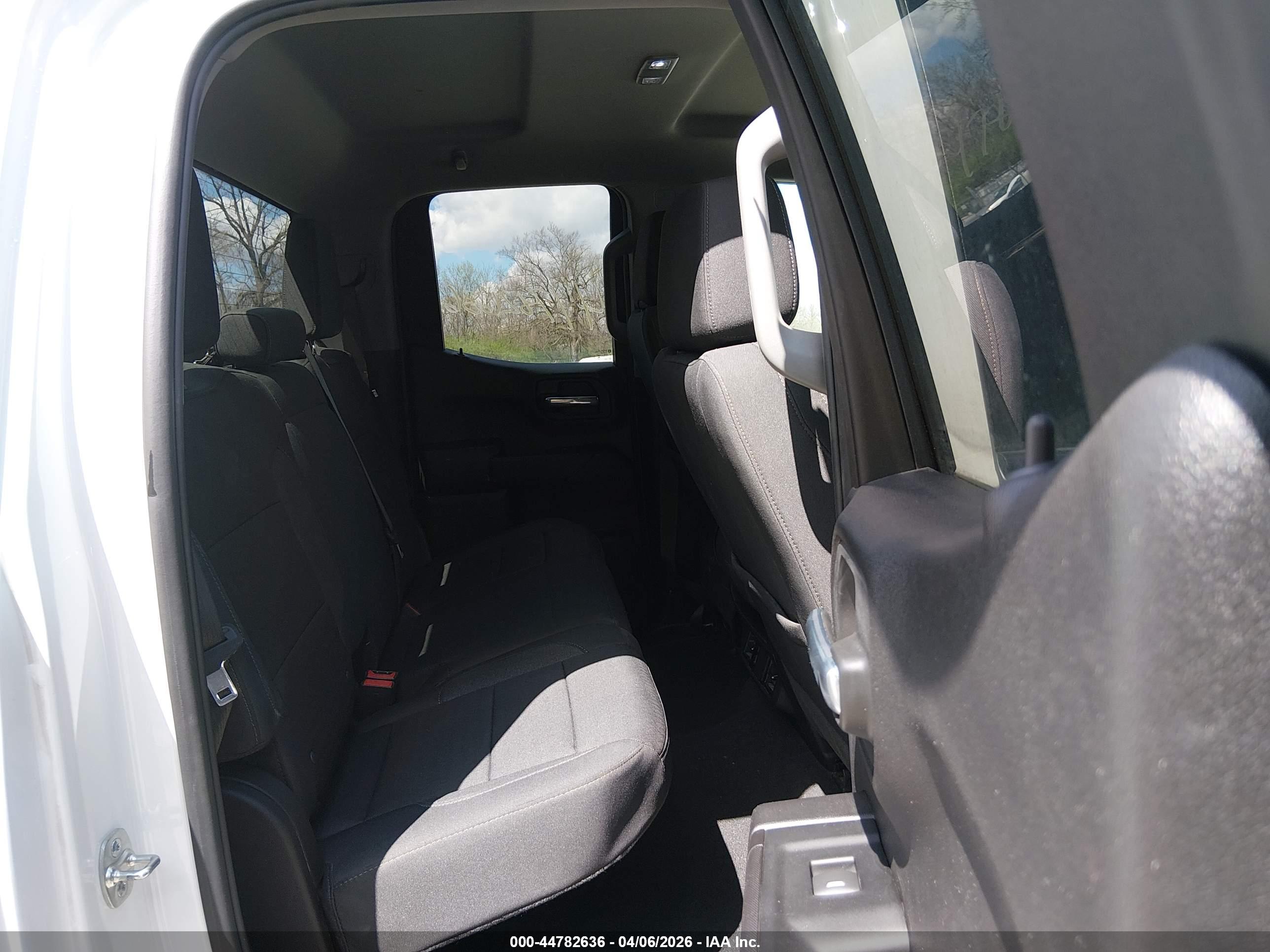 GMC SIERRA image 8