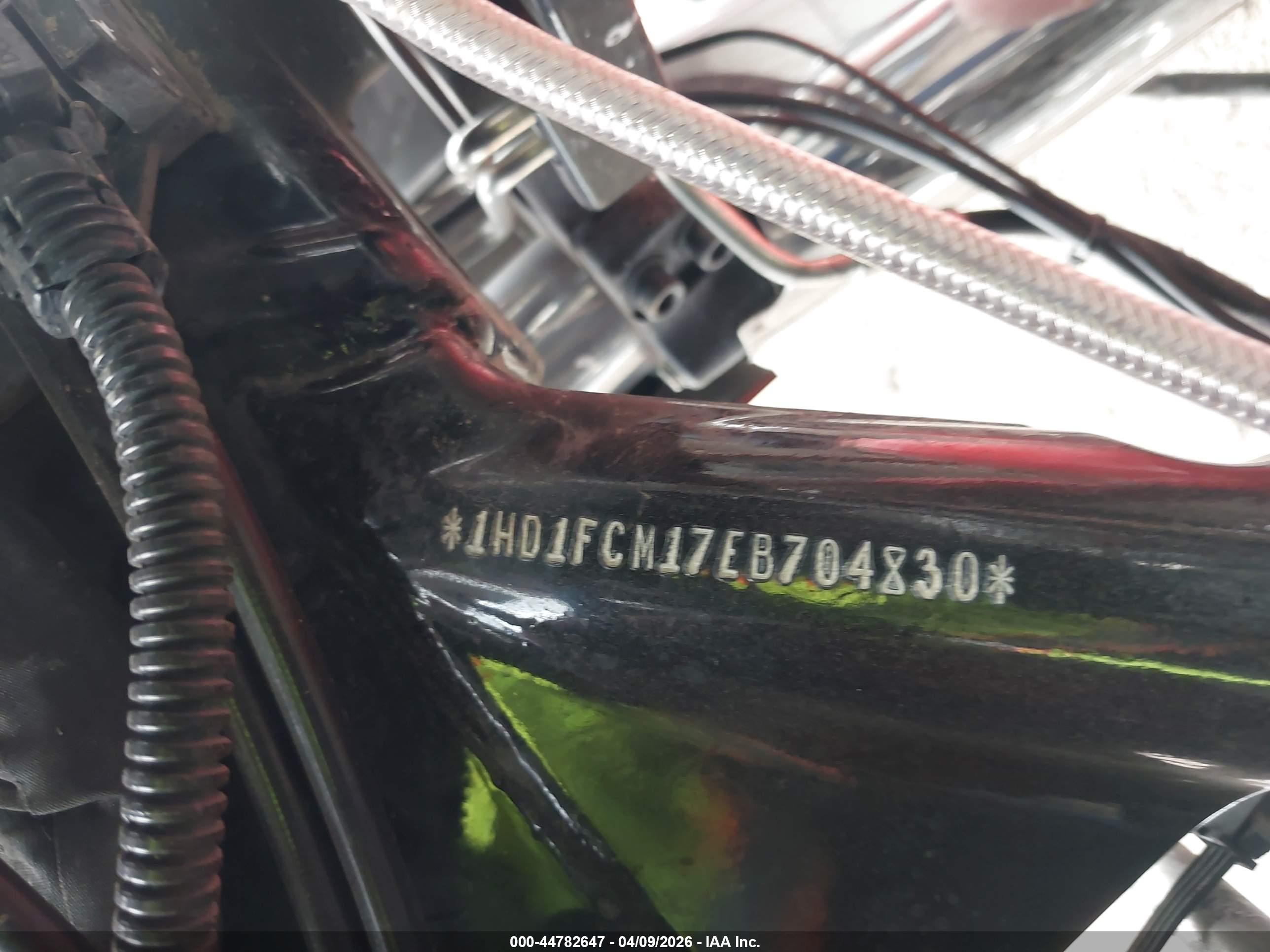 HARLEY-DAVIDSON FLHTCU image 10