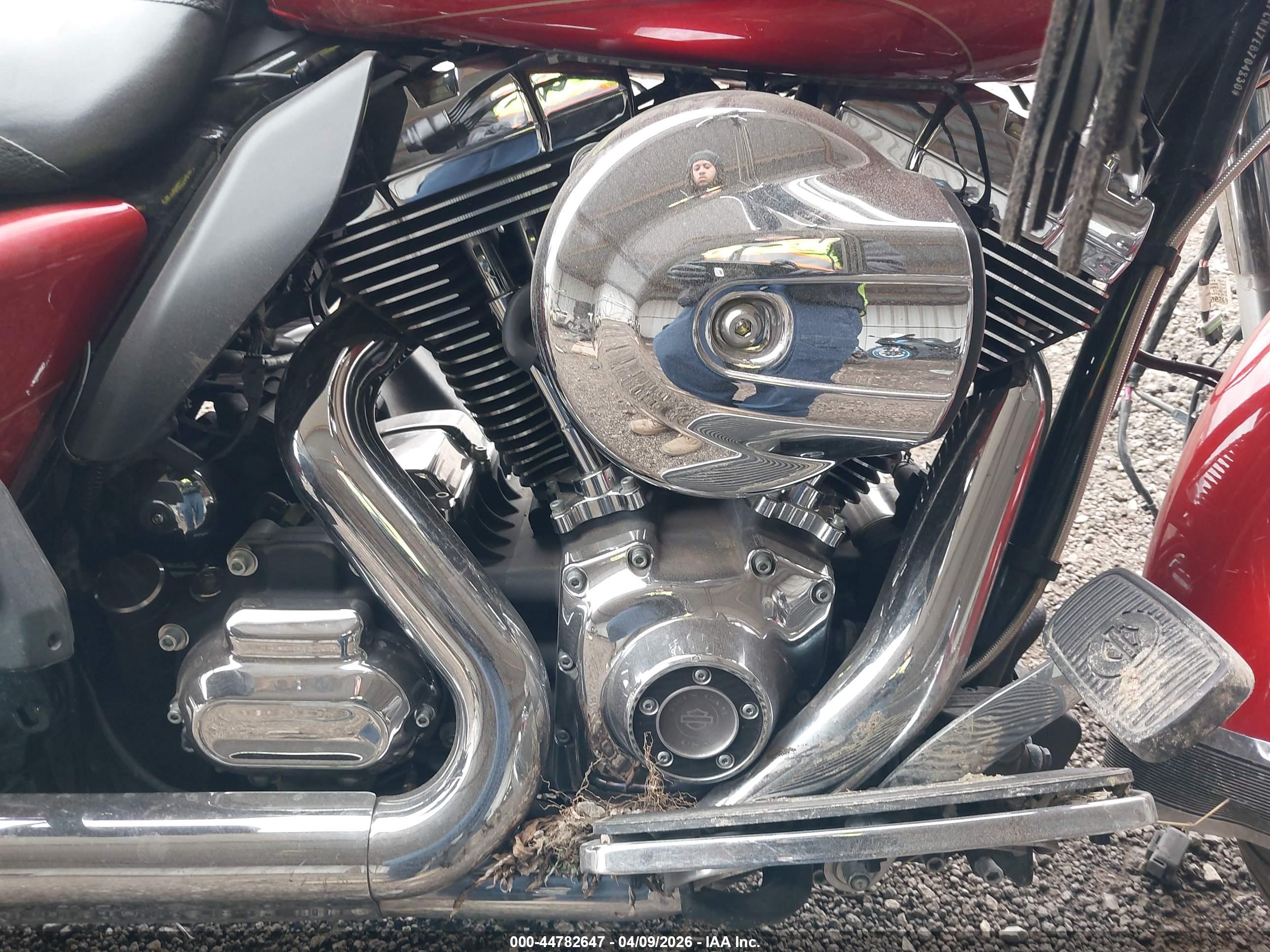 HARLEY-DAVIDSON FLHTCU image 8