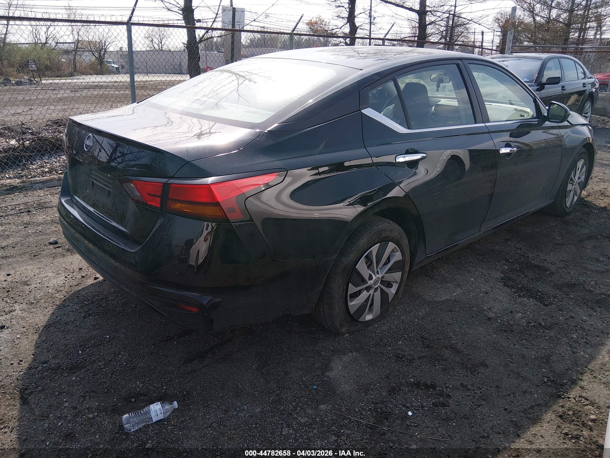 NISSAN ALTIMA image 4