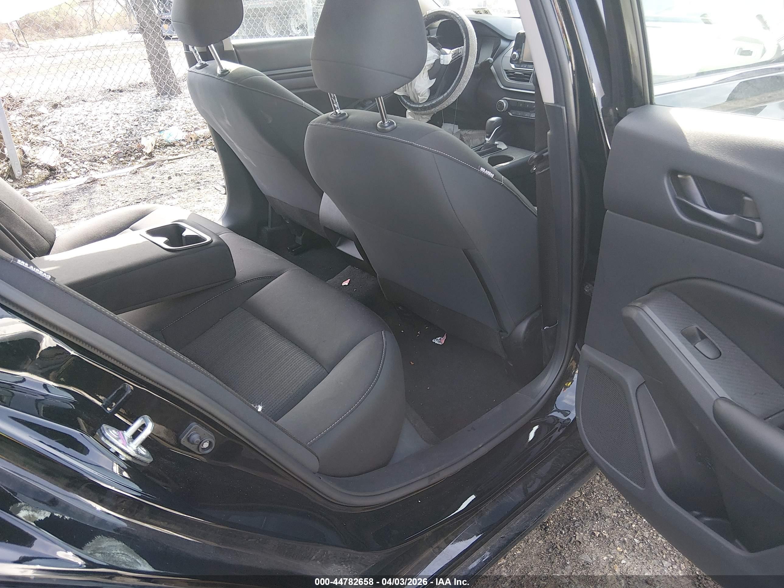 NISSAN ALTIMA image 8