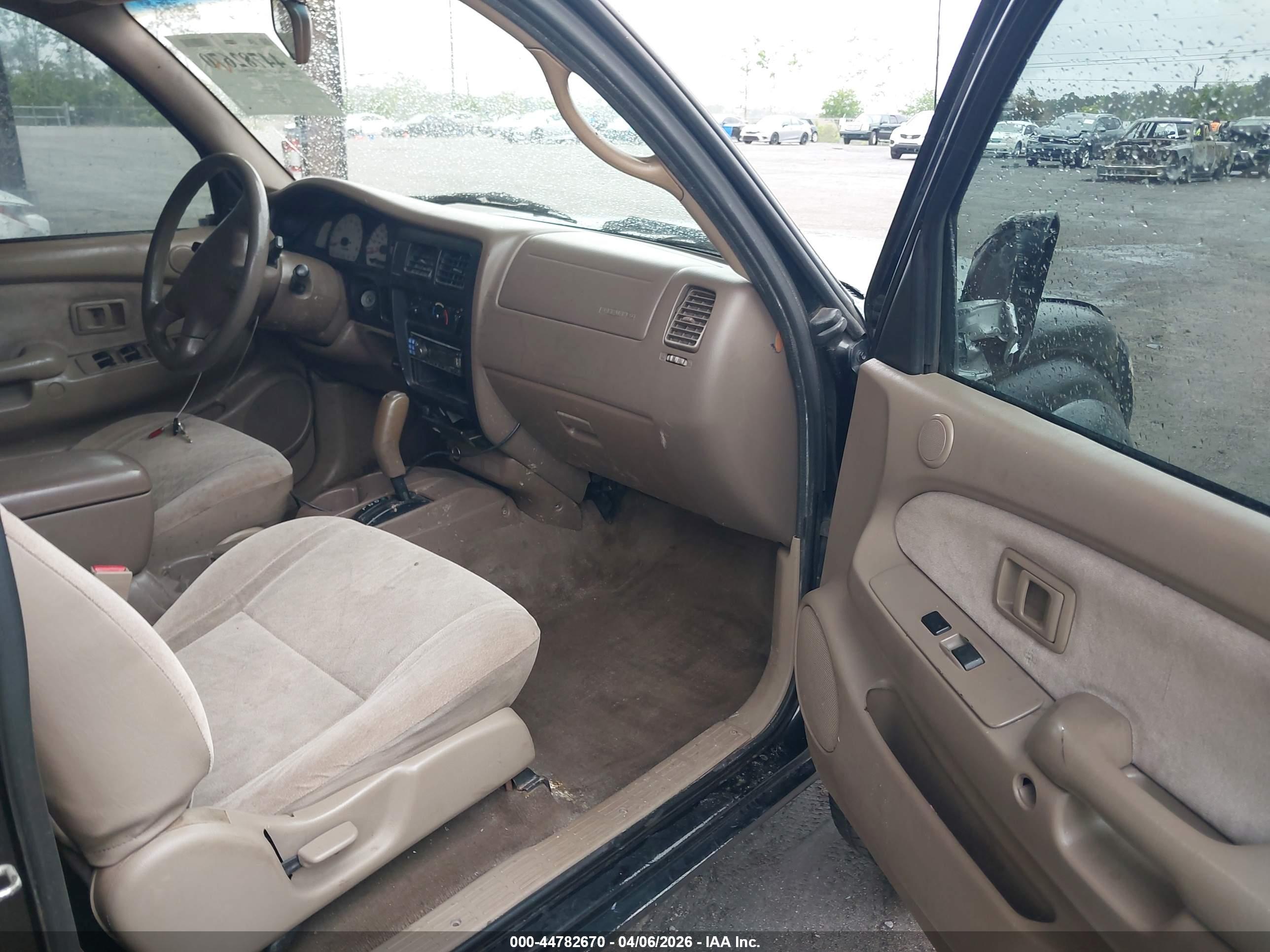 TOYOTA TACOMA image 5
