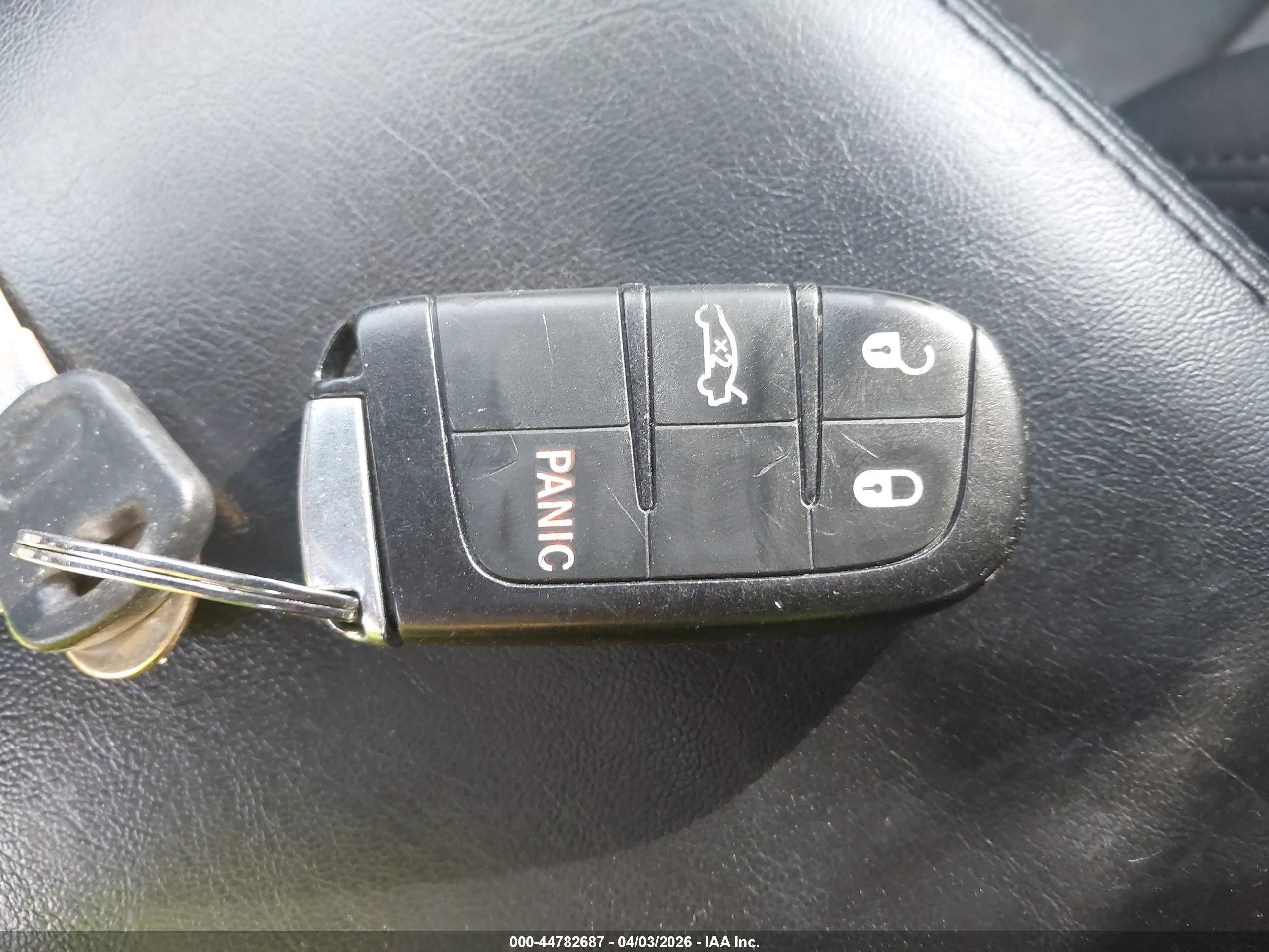 CHRYSLER 300 image 11