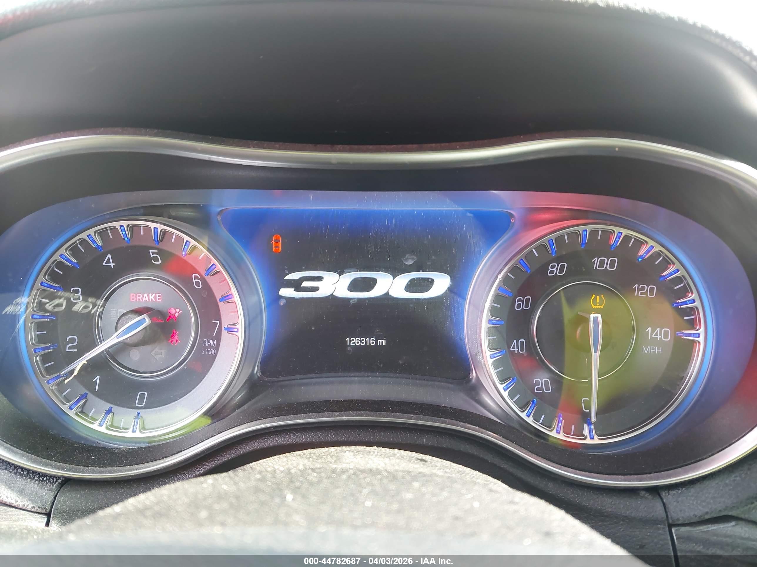 CHRYSLER 300 image 7