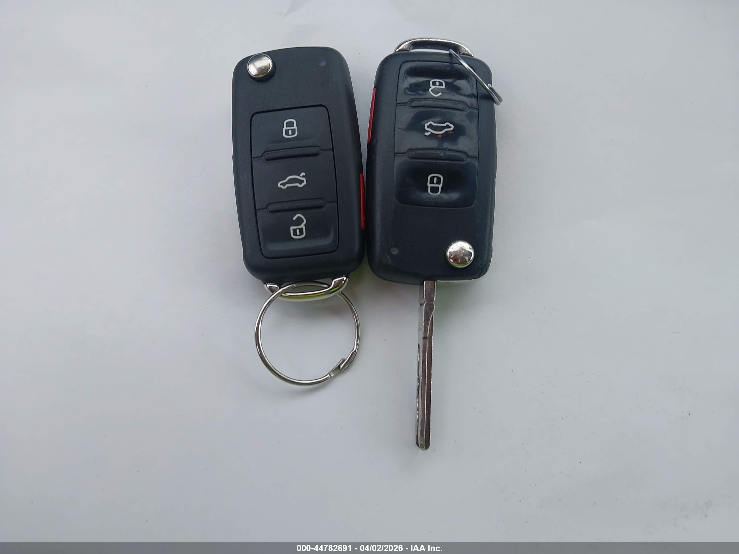VOLKSWAGEN PASSAT image 11