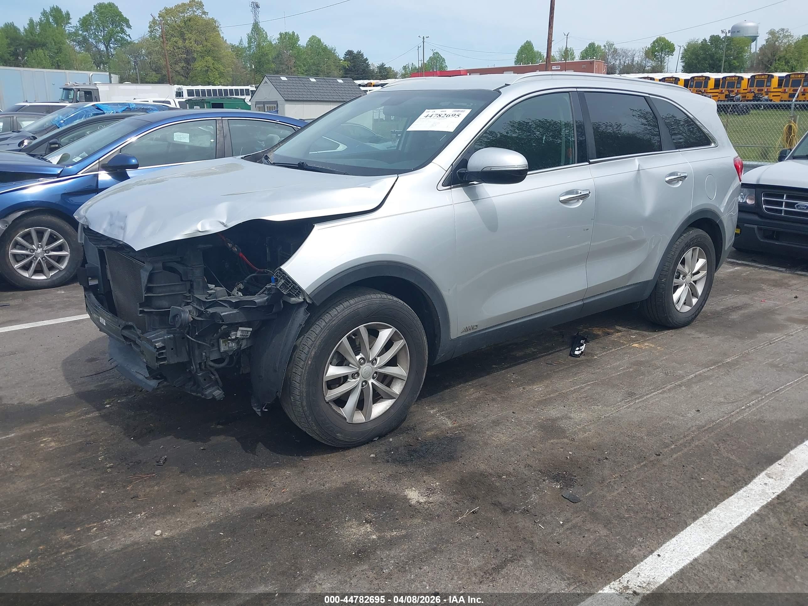 KIA SORENTO image 2