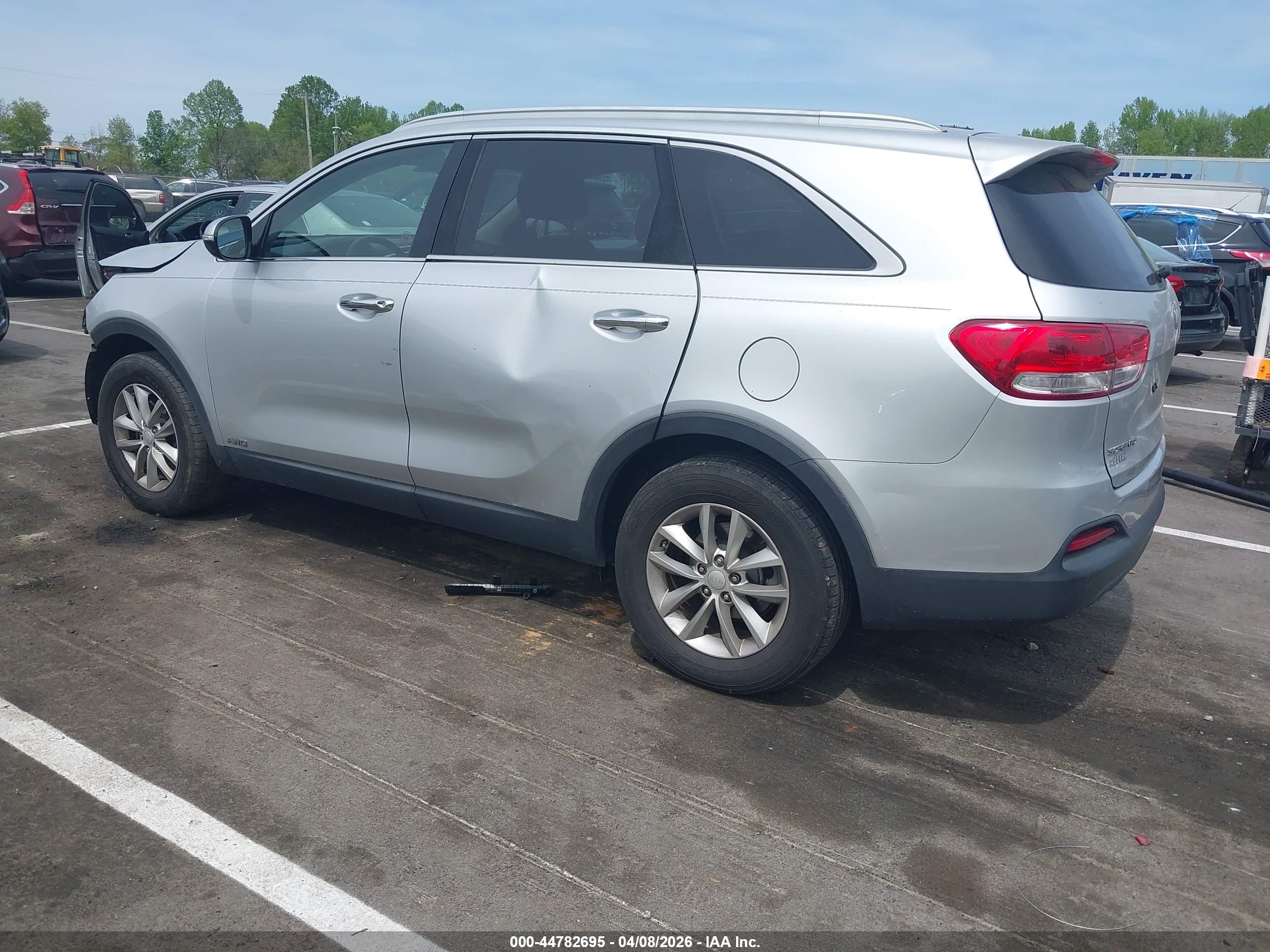KIA SORENTO image 3