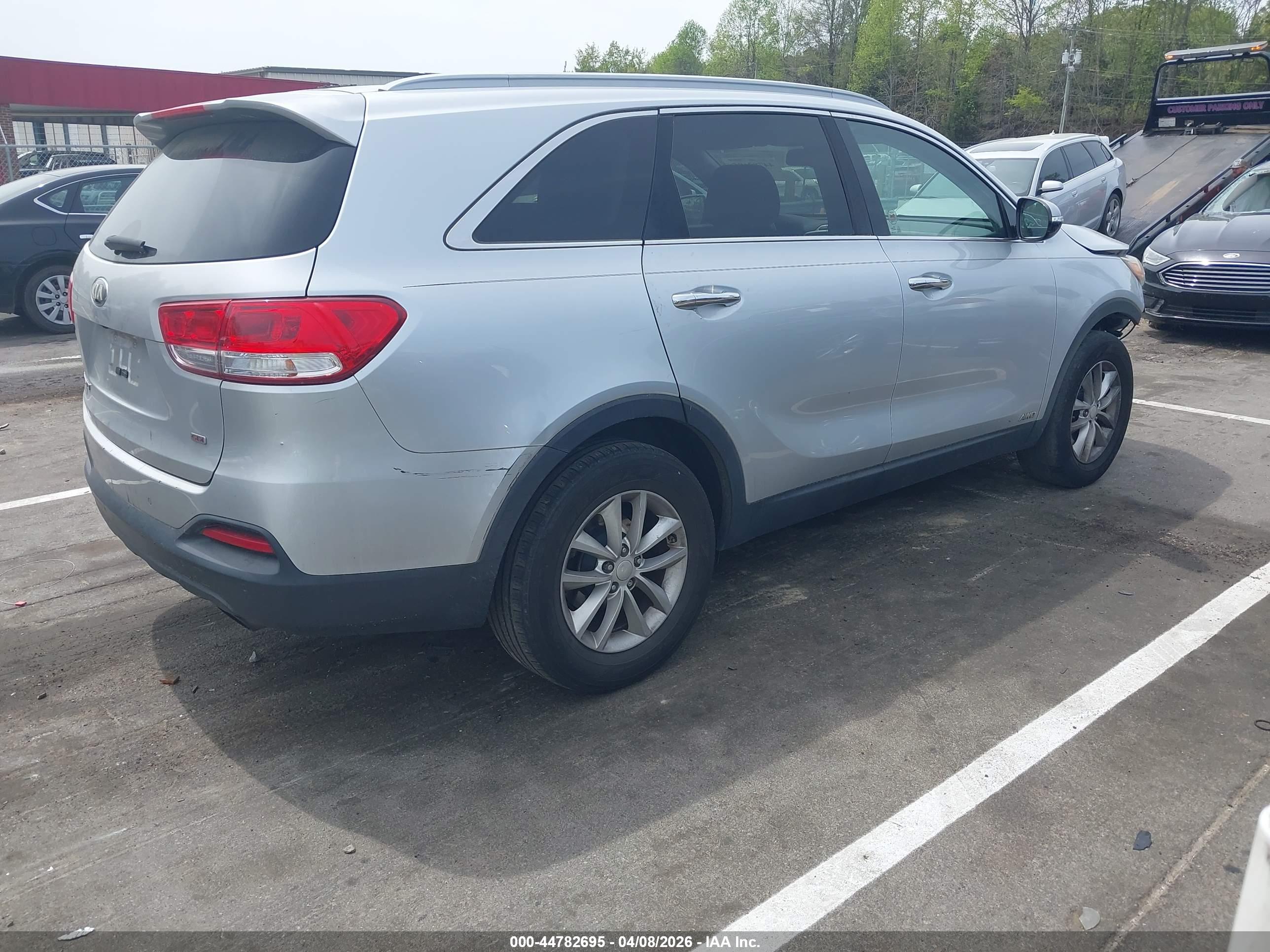 KIA SORENTO image 4