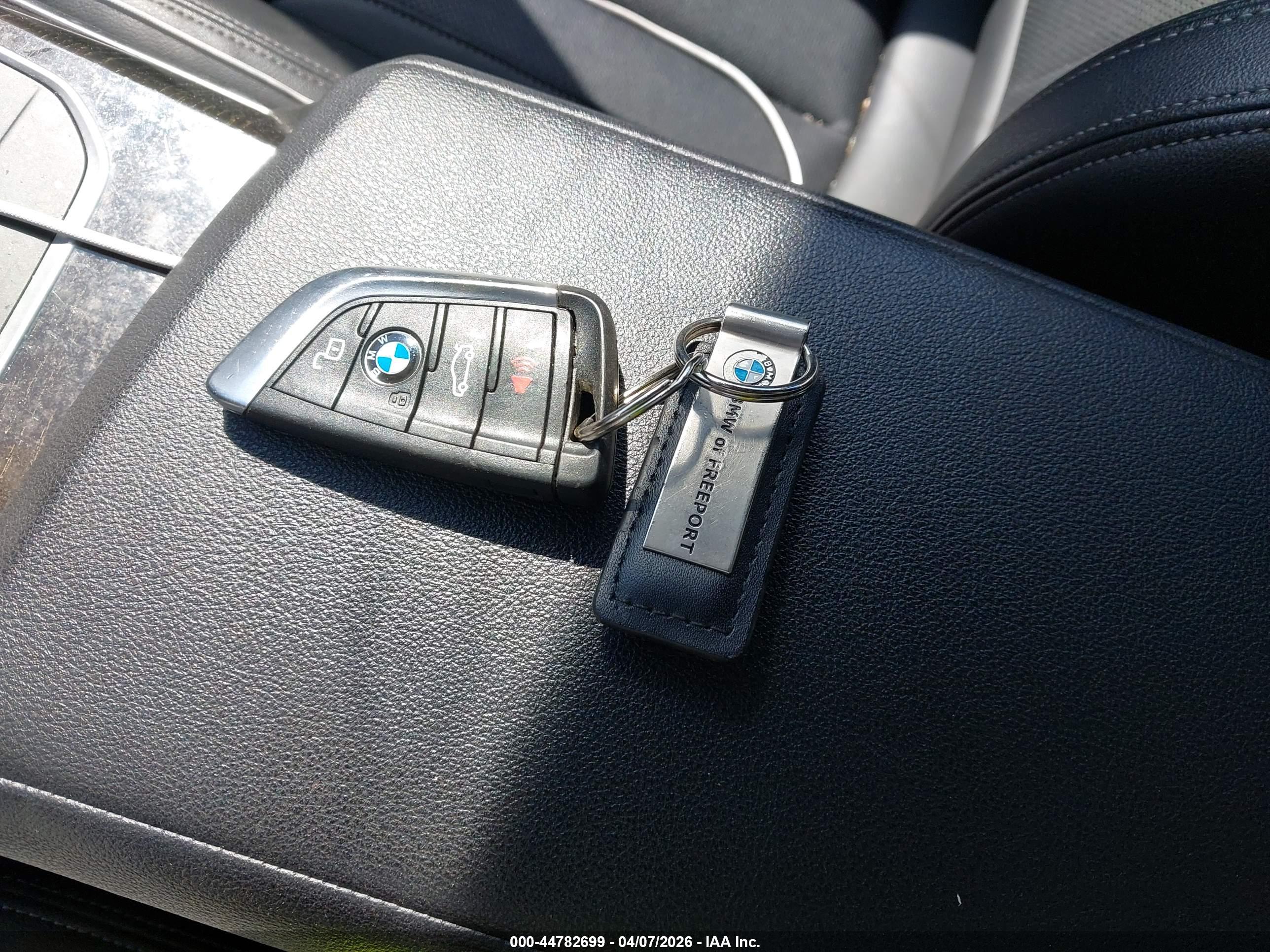 BMW 330I image 11