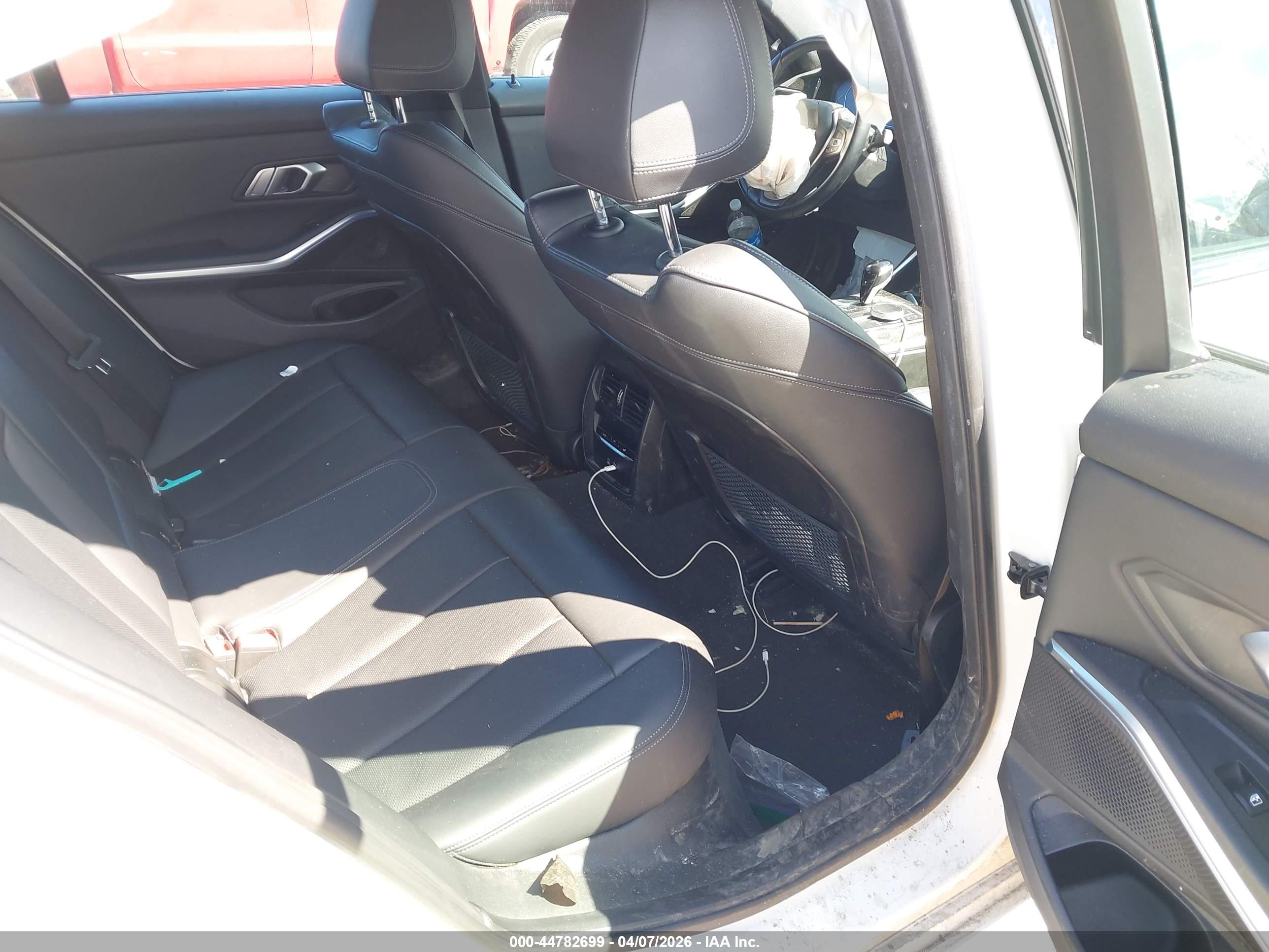 BMW 330I image 8