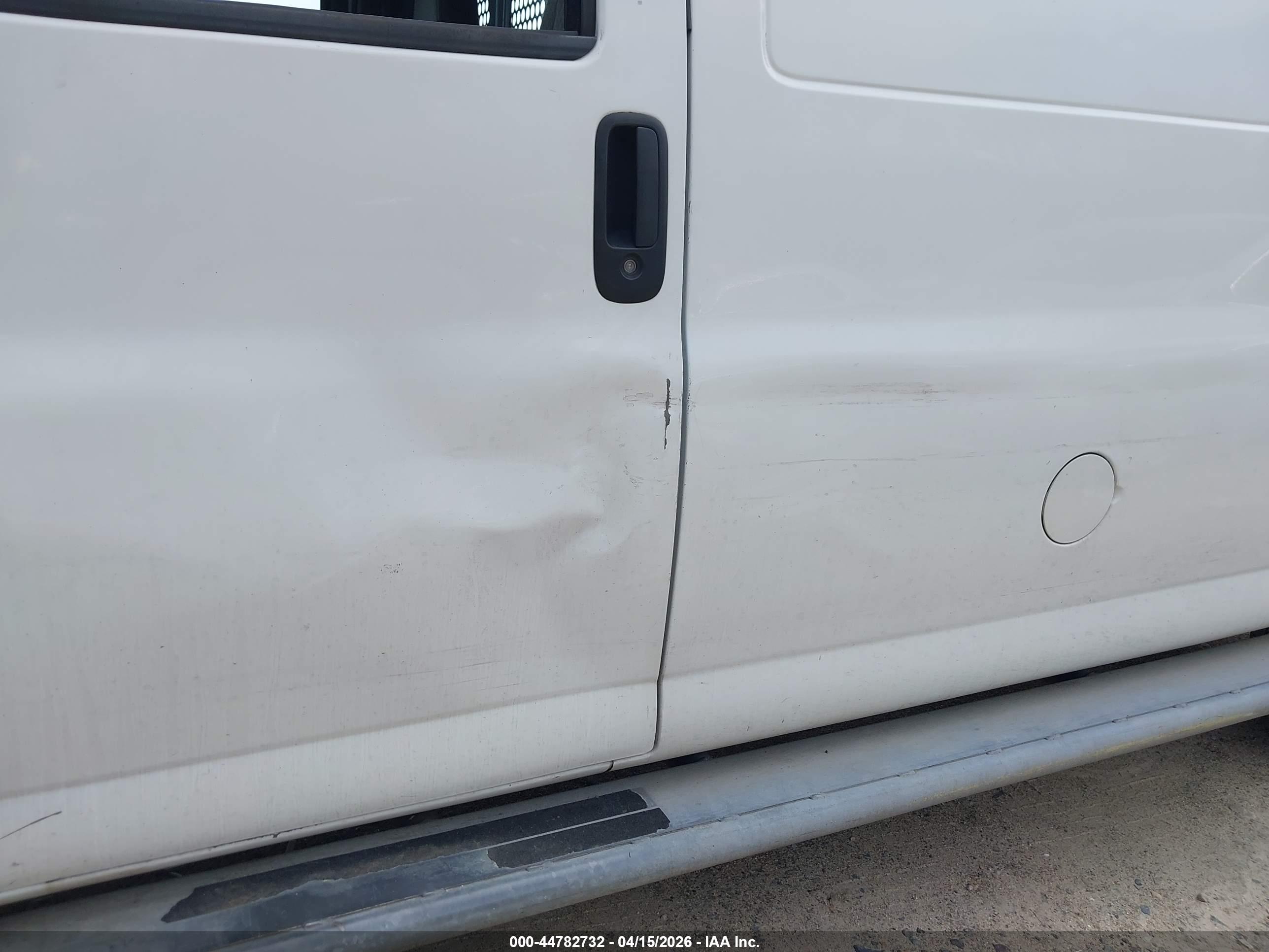 GMC SAVANA image 6