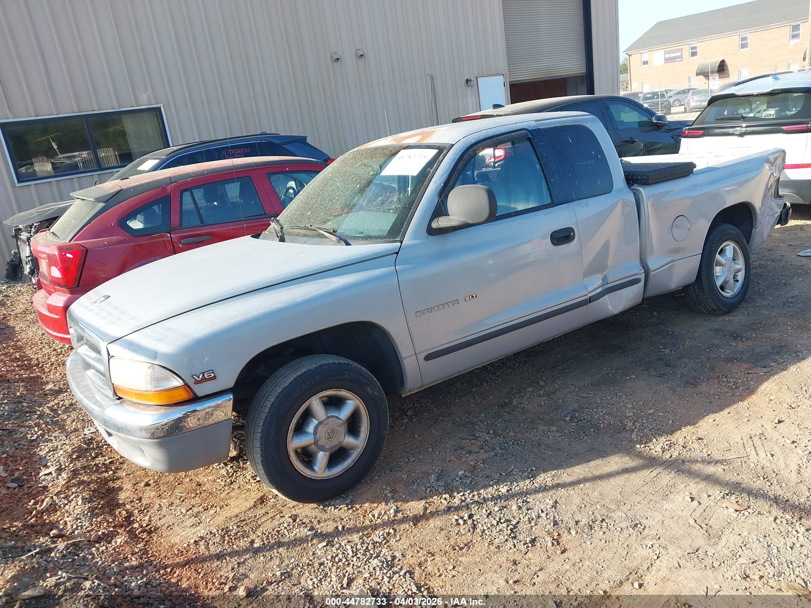DODGE DAKOTA image 2