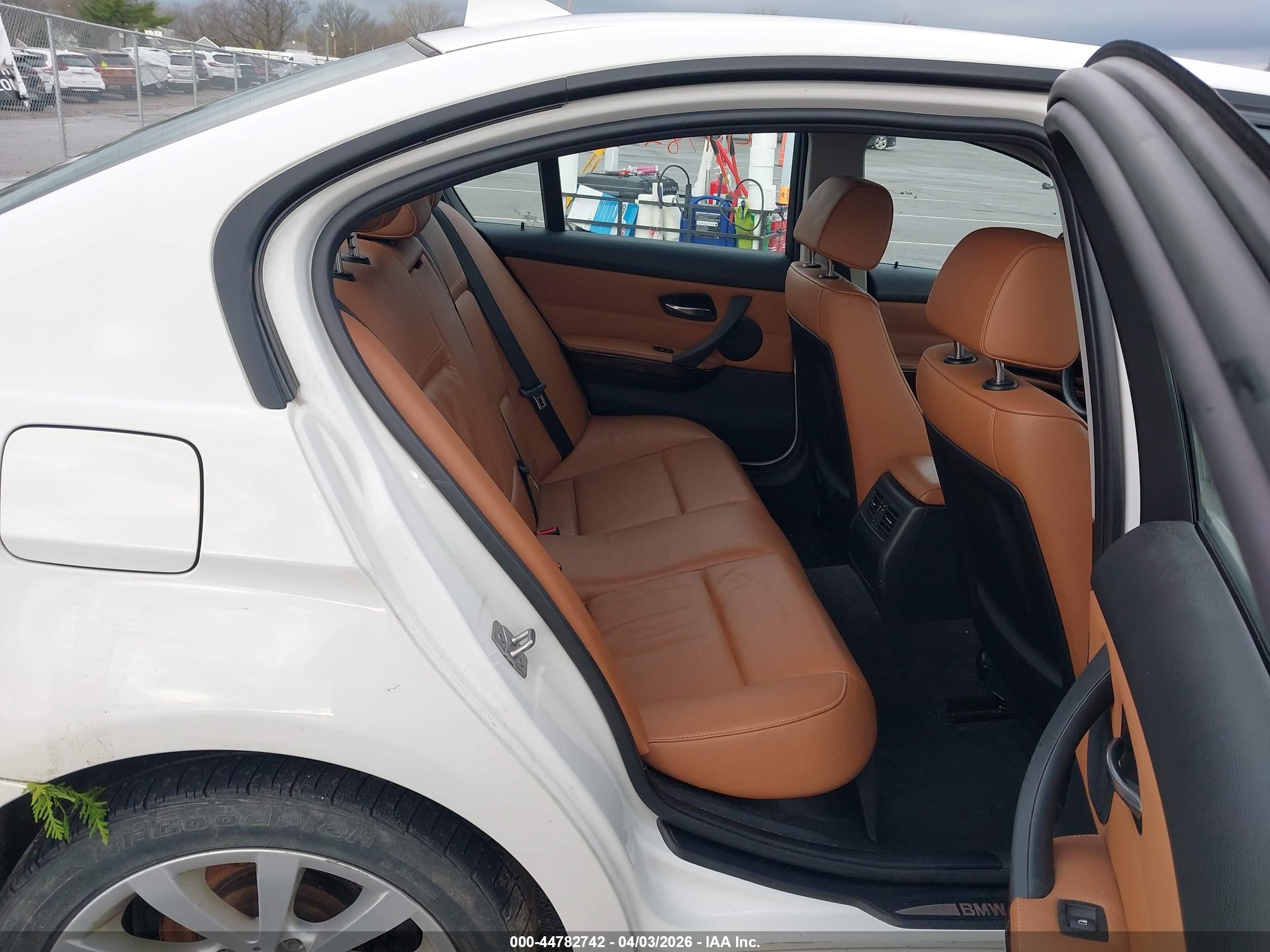 BMW 328I image 8