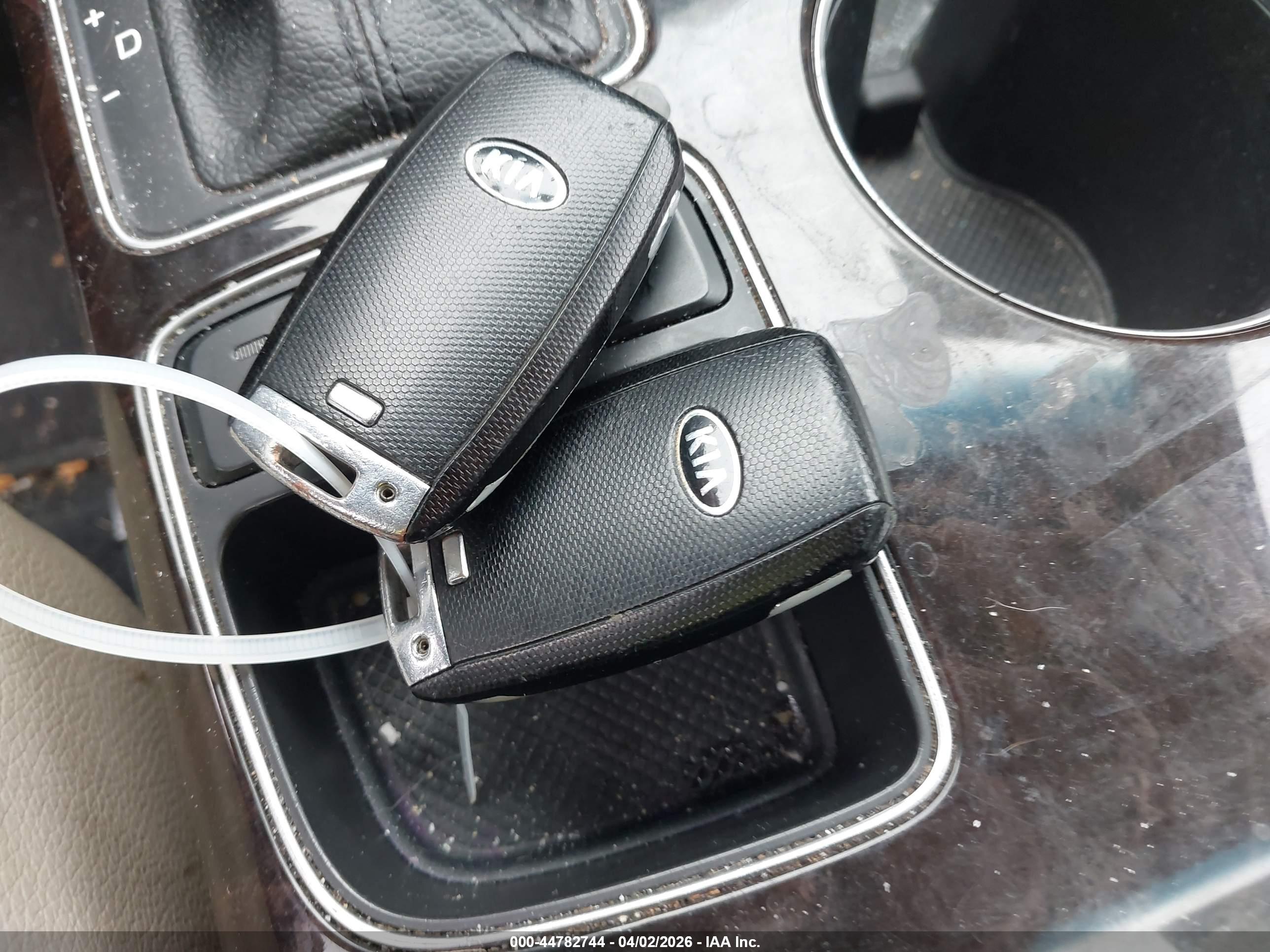 KIA SORENTO image 11