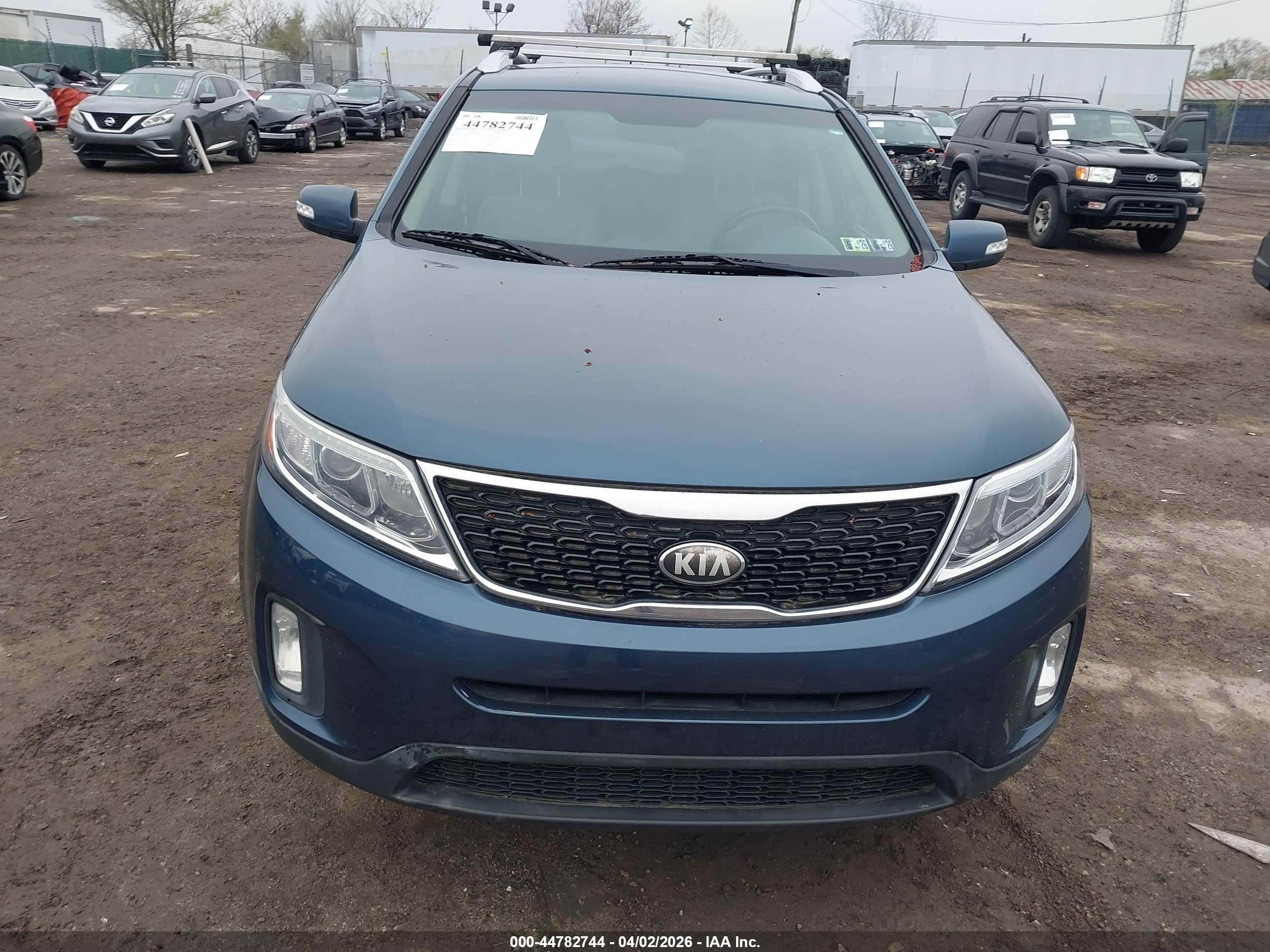 KIA SORENTO image 6