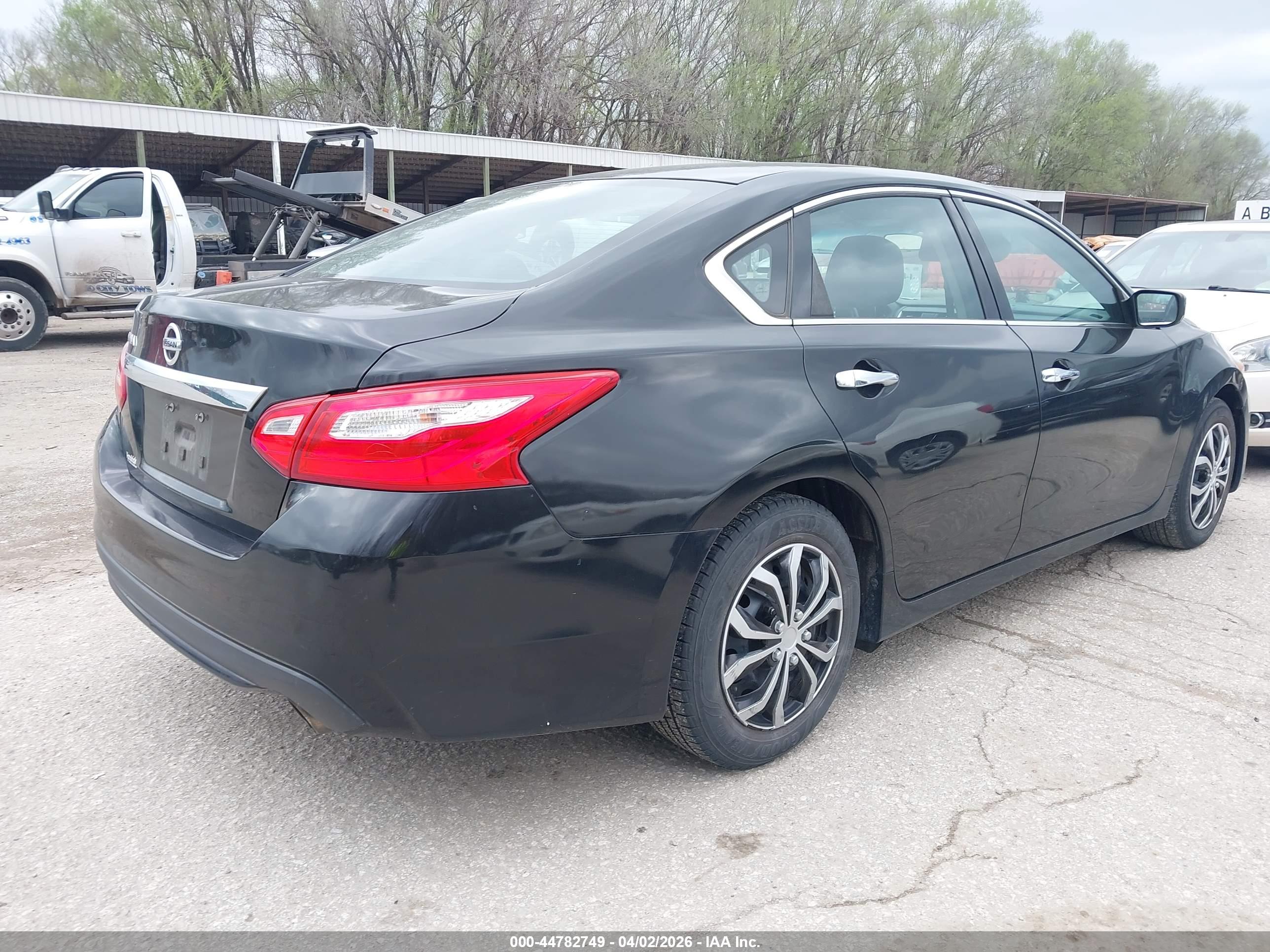 NISSAN ALTIMA image 4