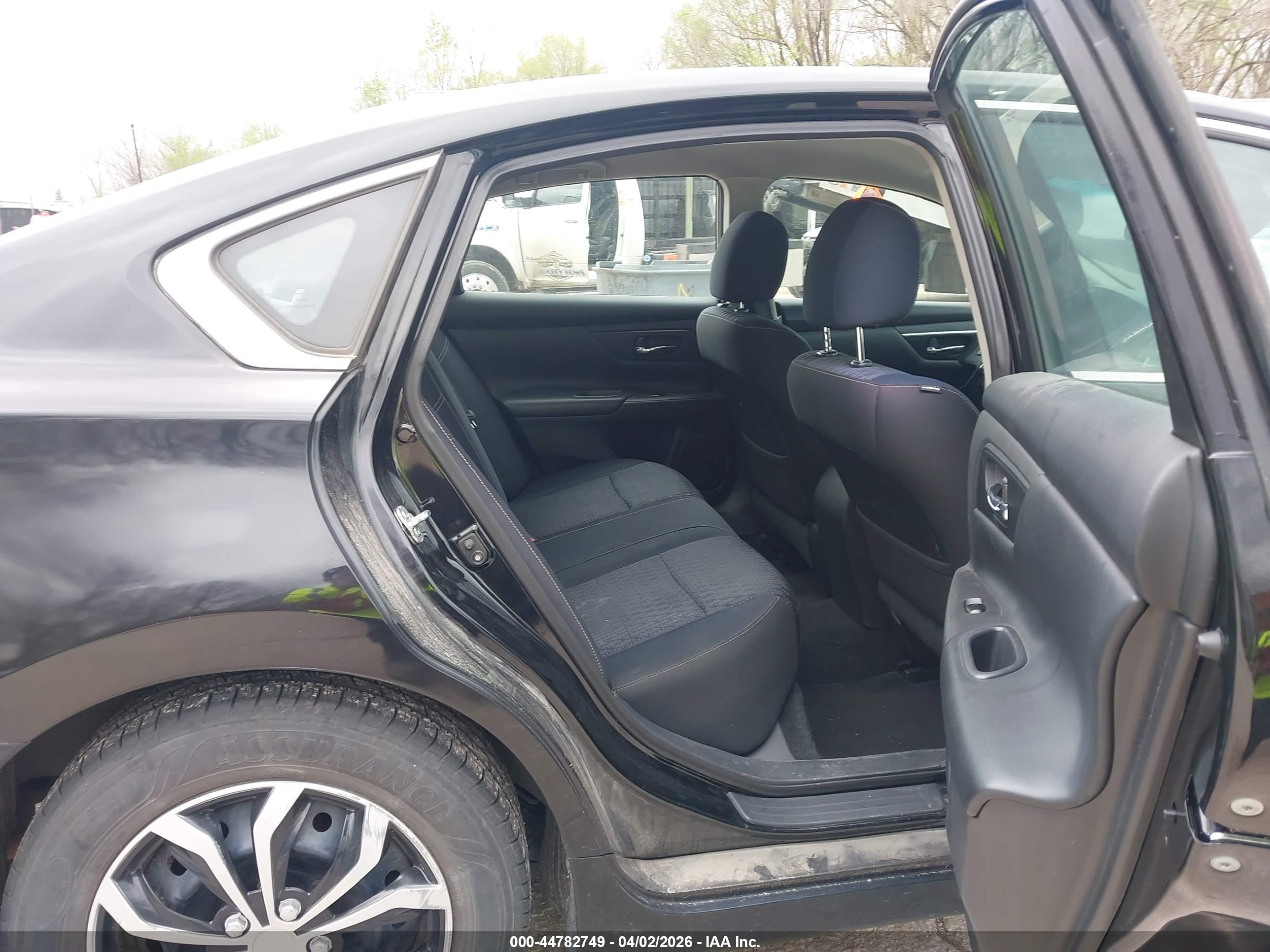 NISSAN ALTIMA image 8