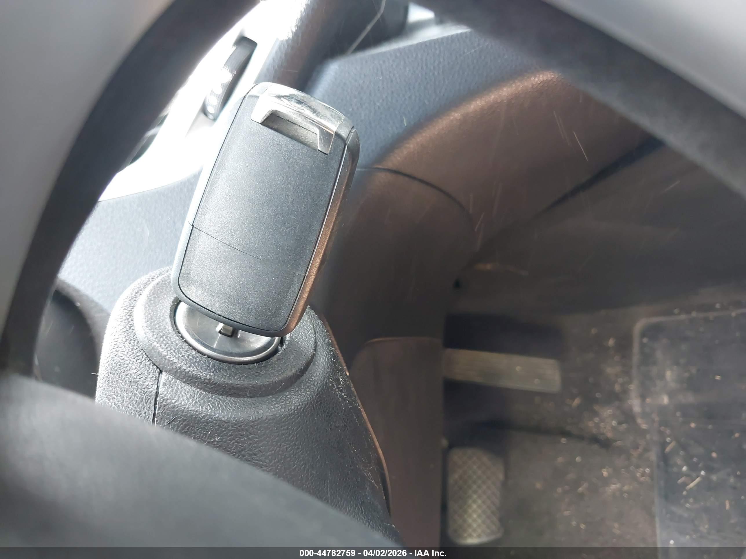 GMC TERRAIN image 11