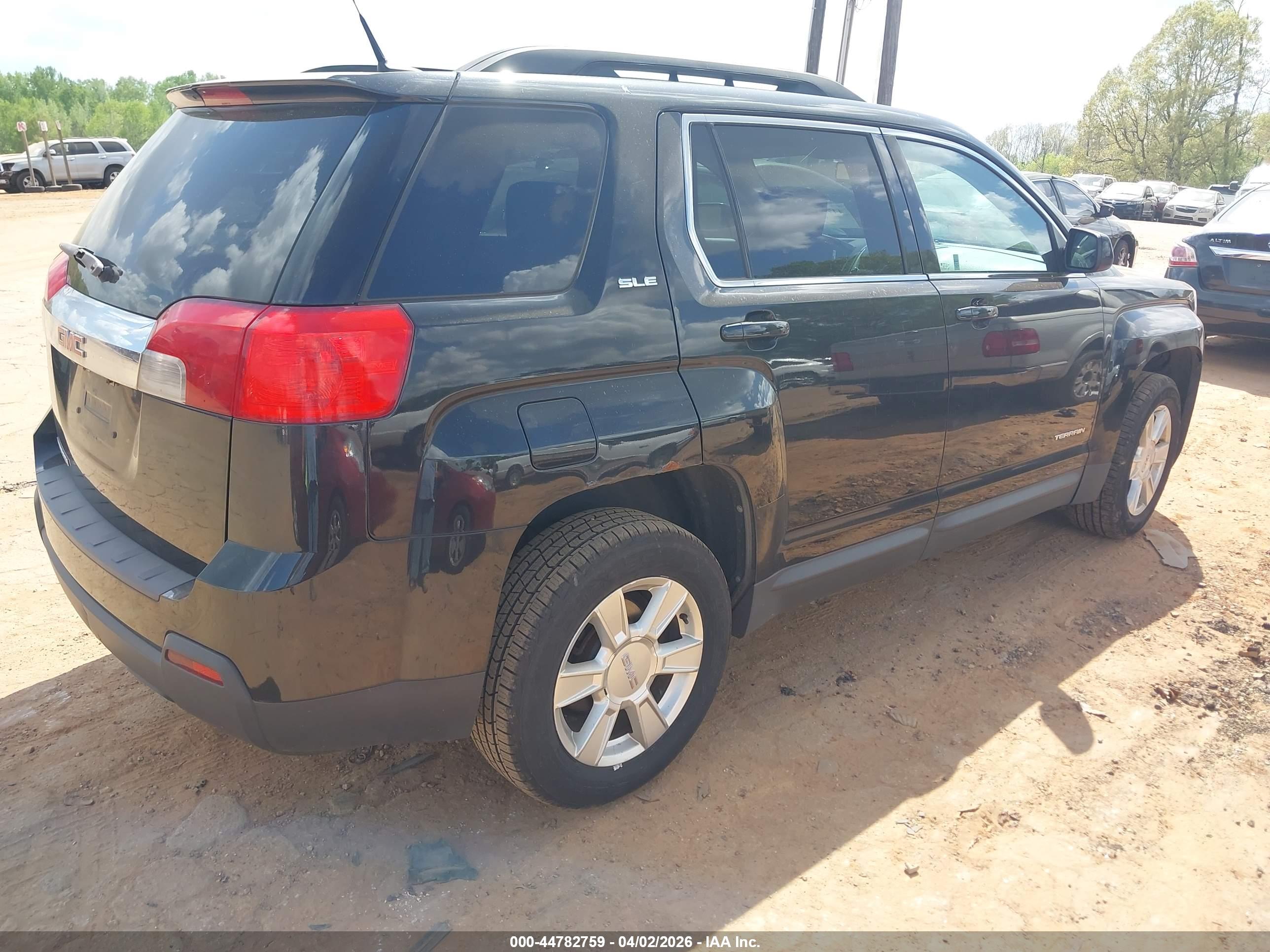 GMC TERRAIN image 4
