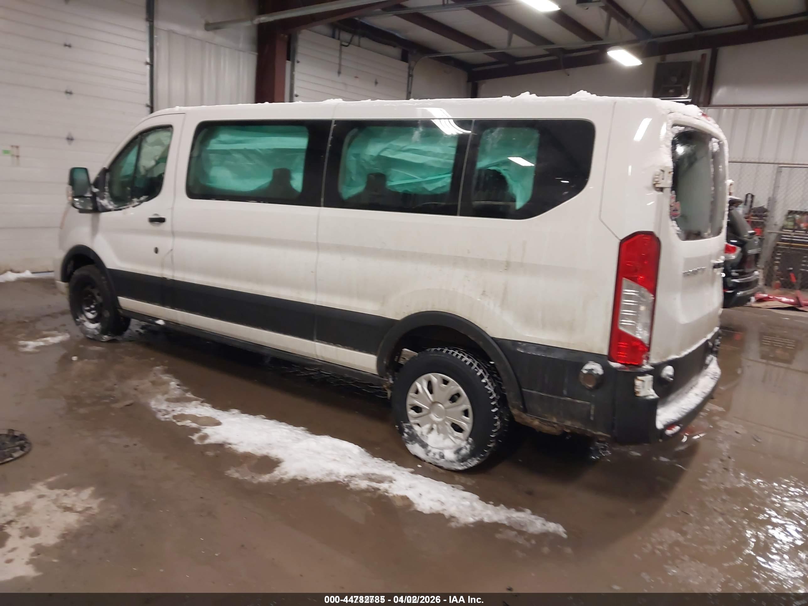 FORD TRANSIT-350 image 3