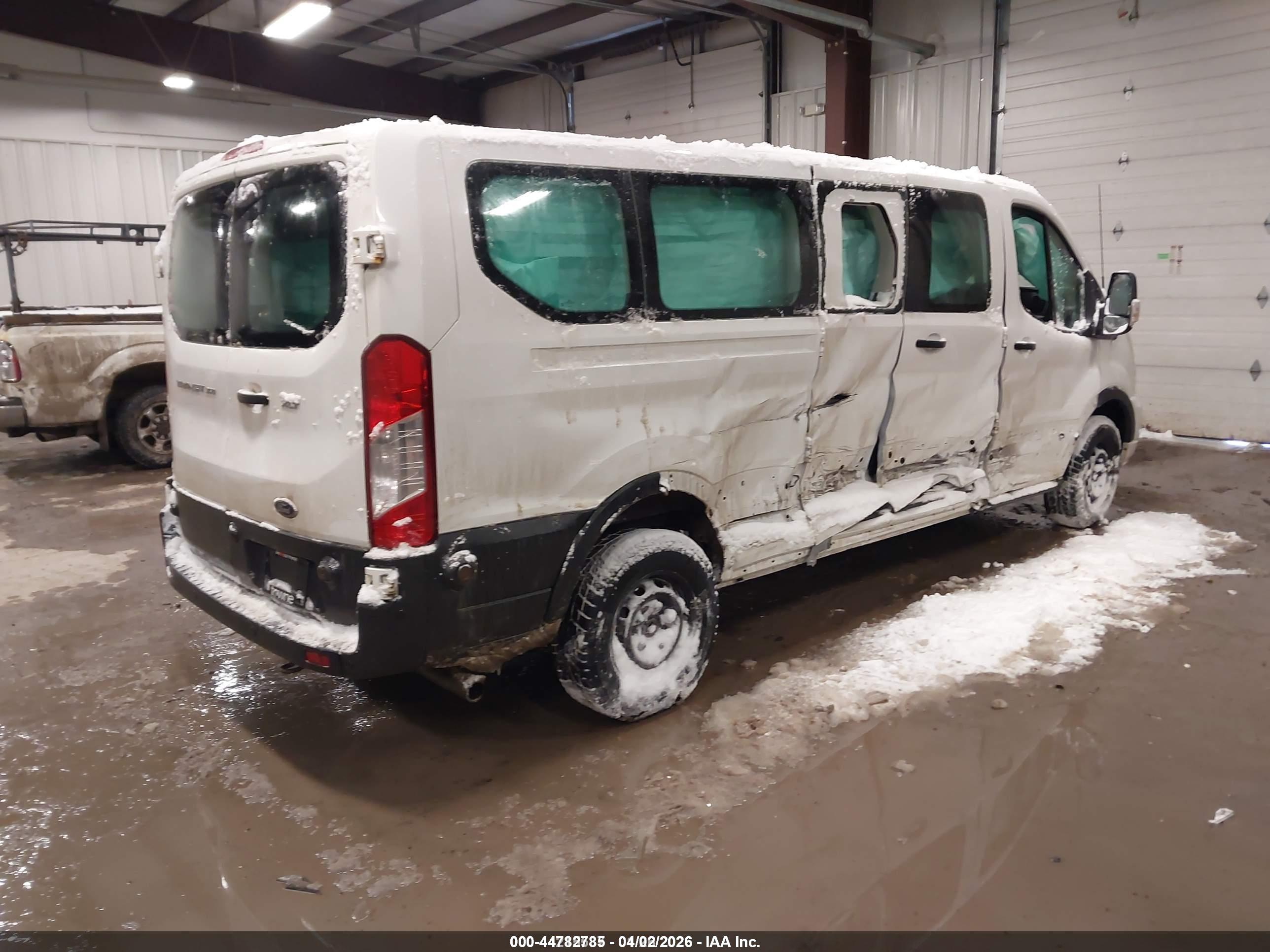 FORD TRANSIT-350 image 4