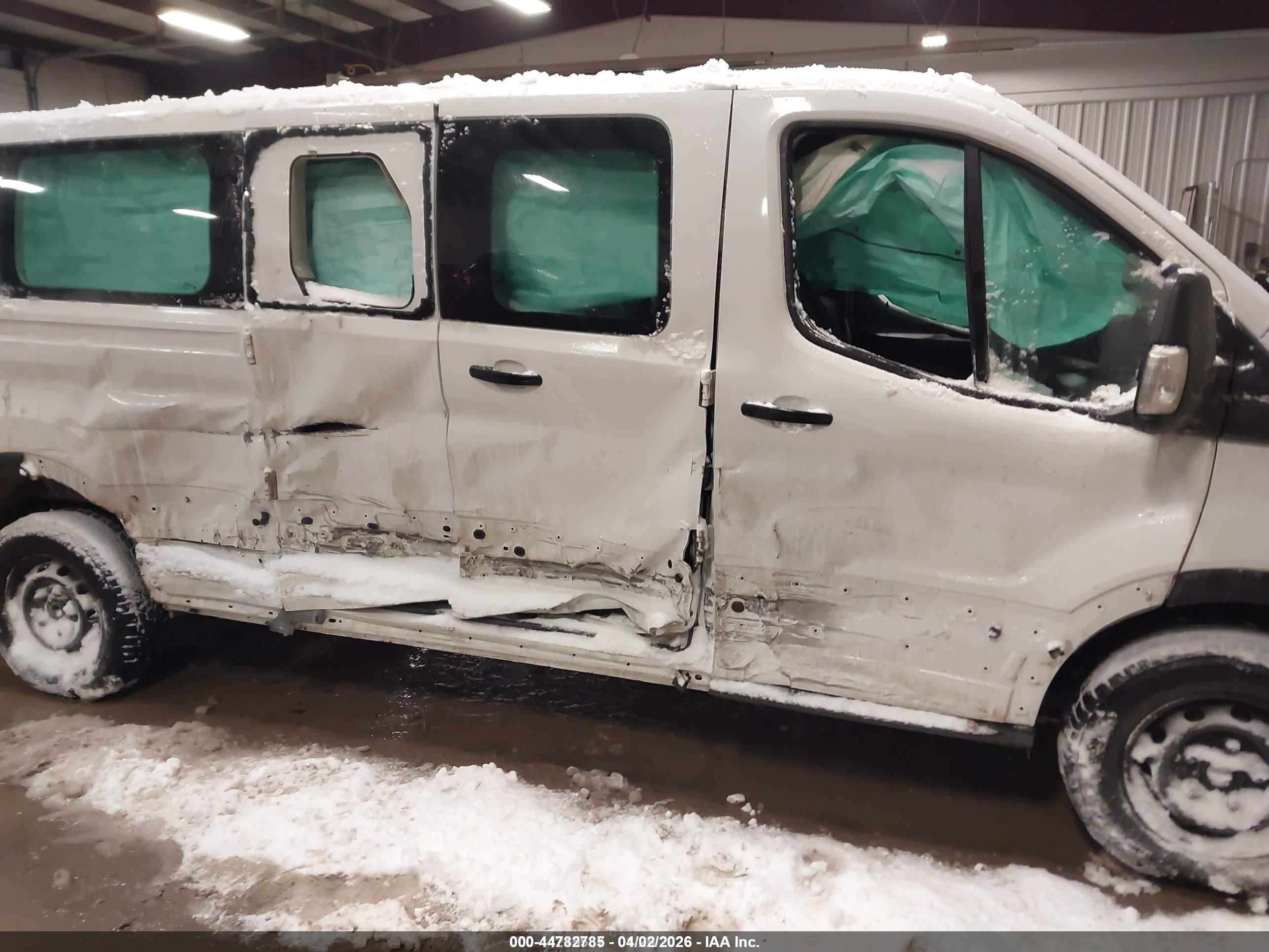 FORD TRANSIT-350 image 6