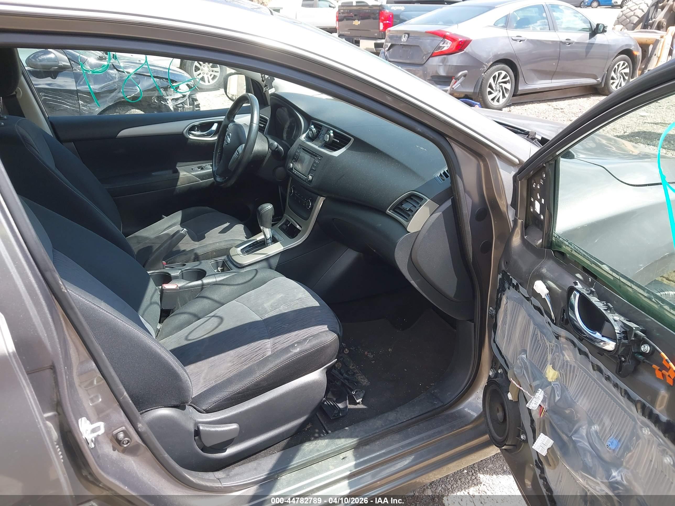 NISSAN SENTRA image 5