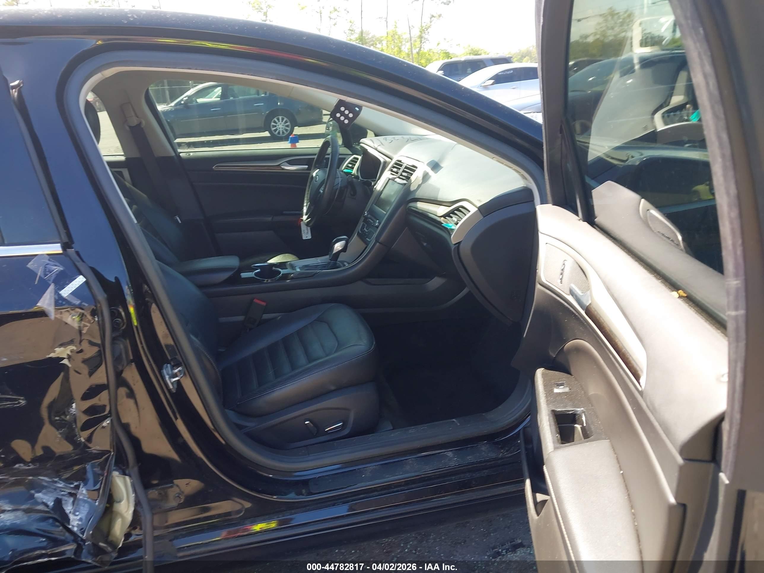 FORD FUSION image 5