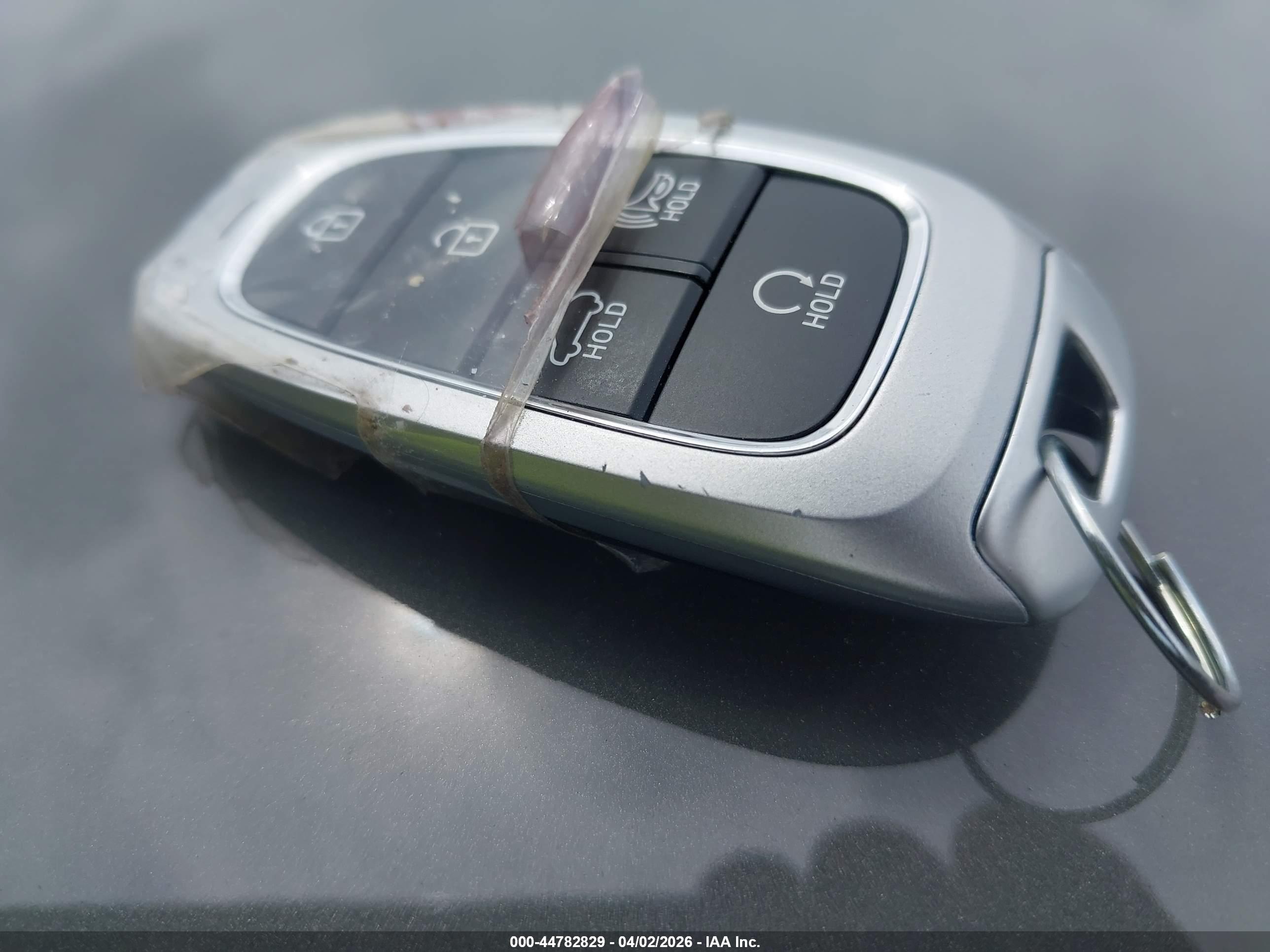 HYUNDAI TUCSON image 11