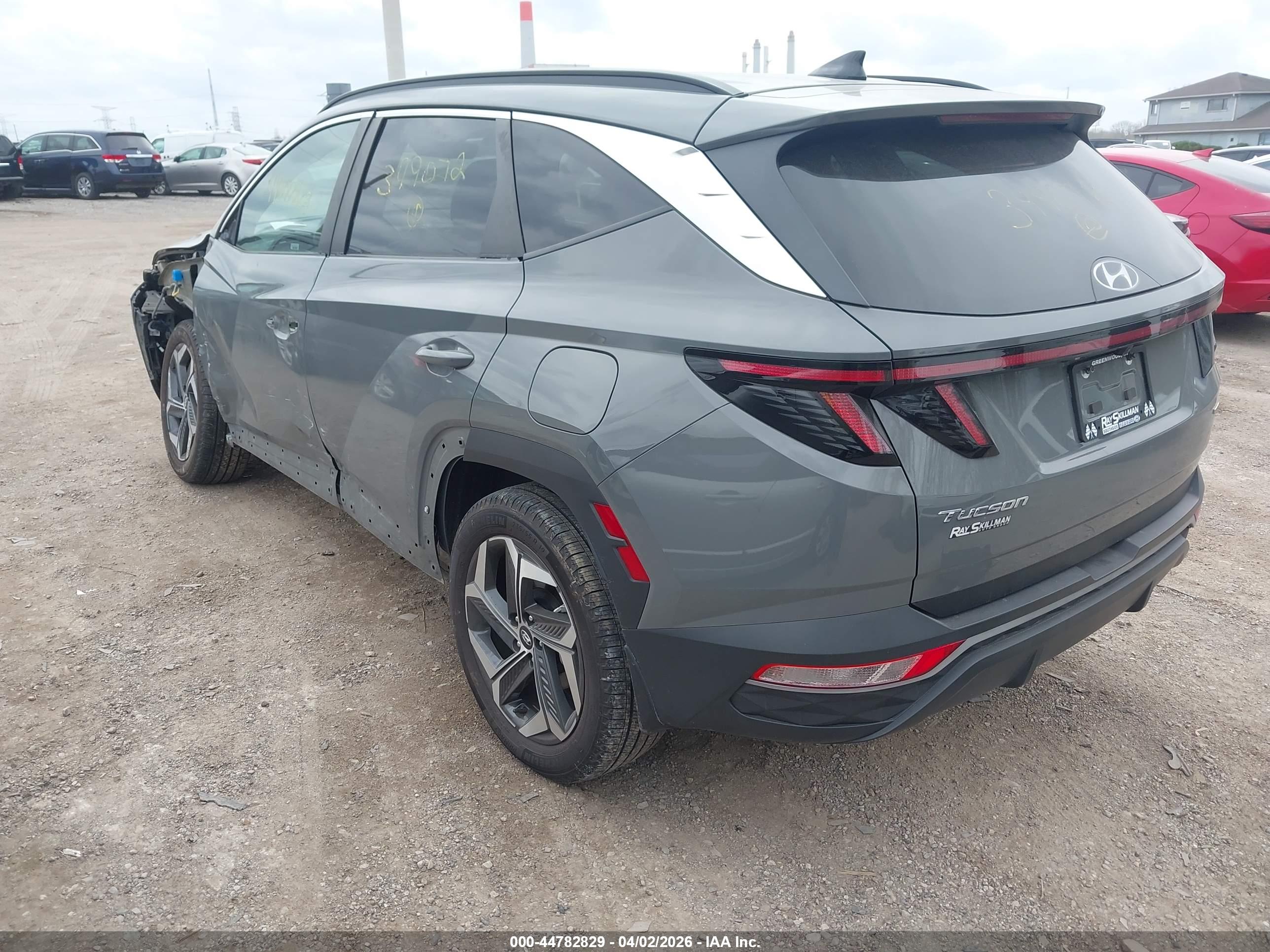 HYUNDAI TUCSON image 3