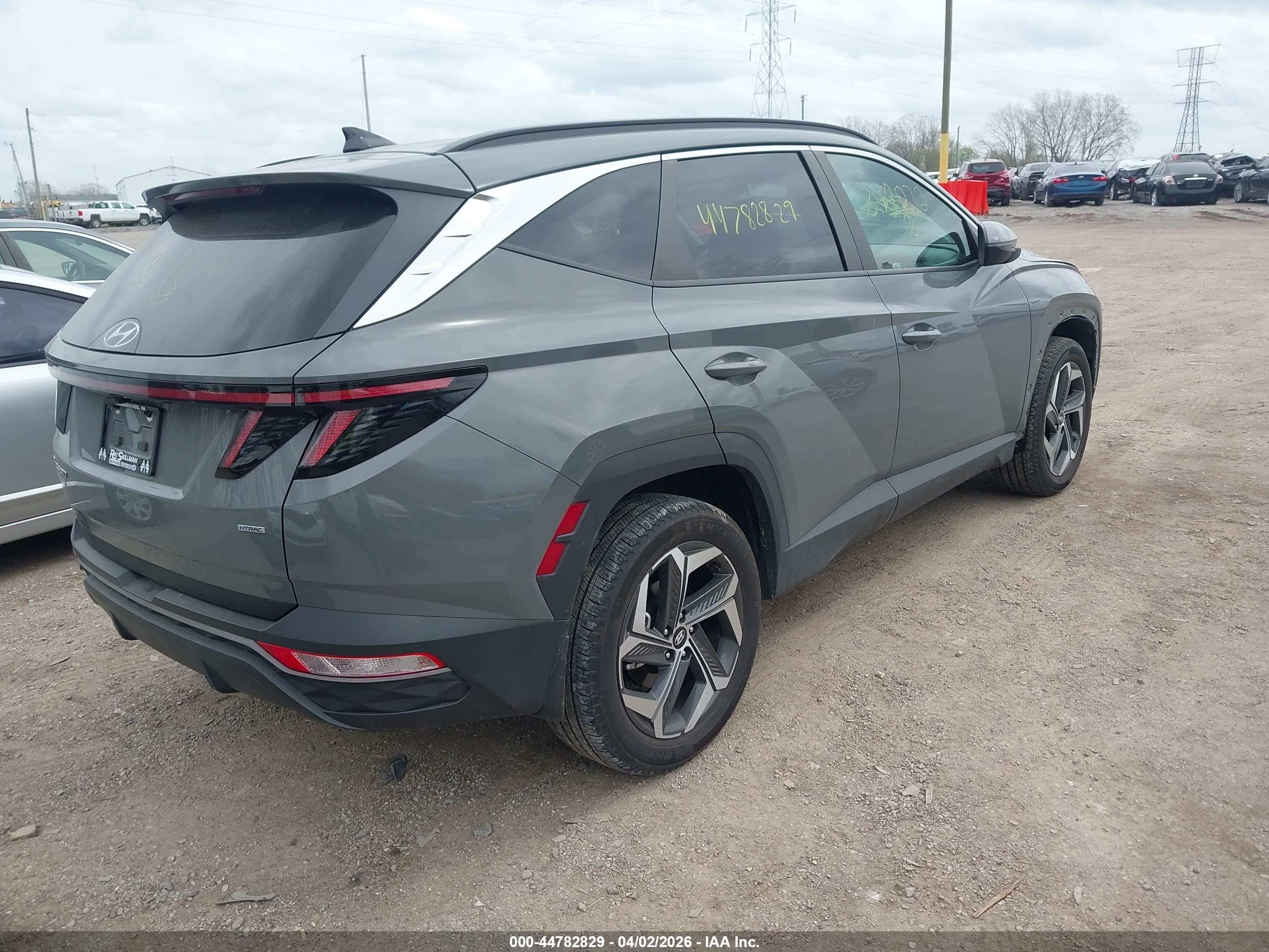 HYUNDAI TUCSON image 4
