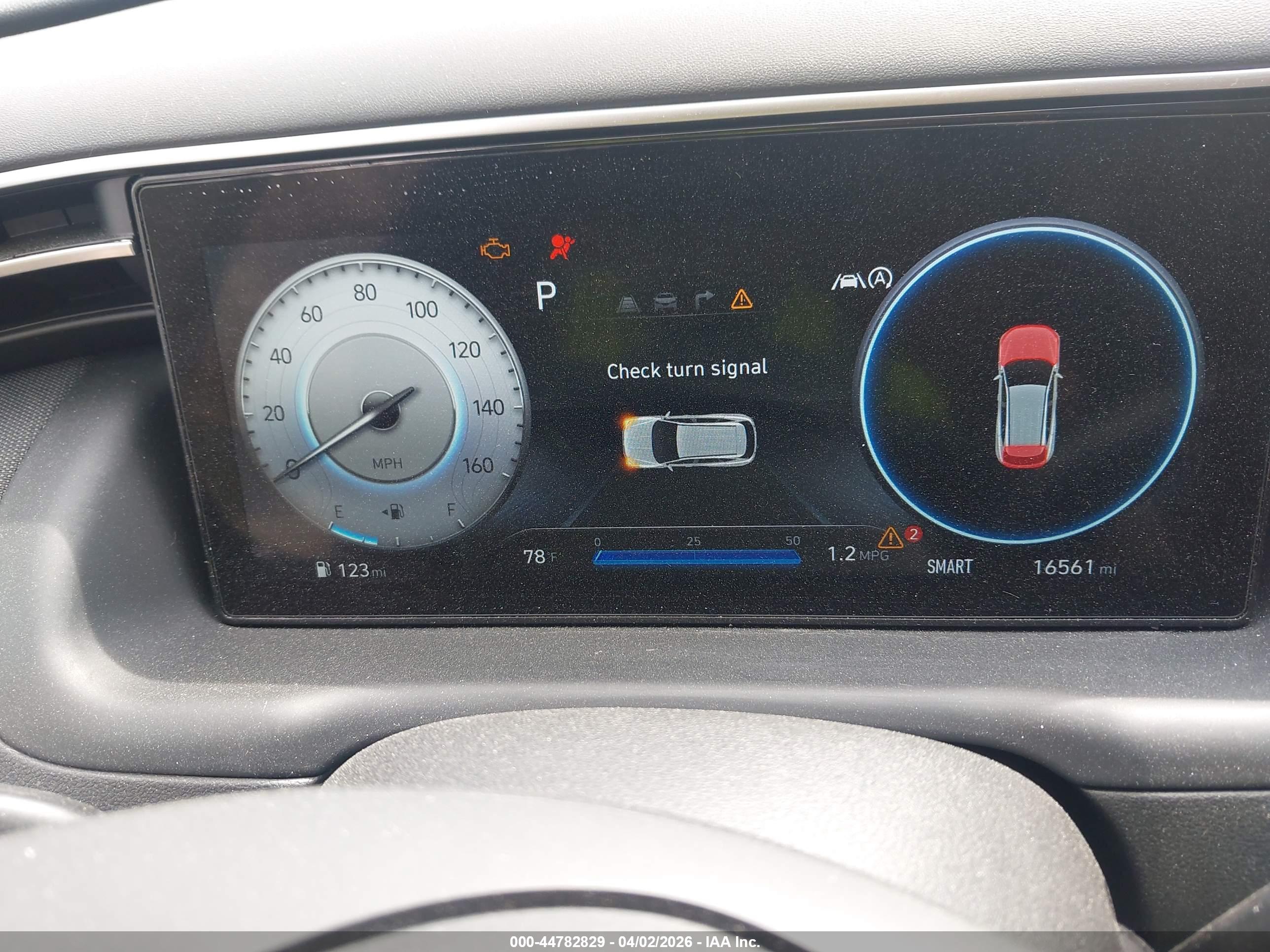 HYUNDAI TUCSON image 7