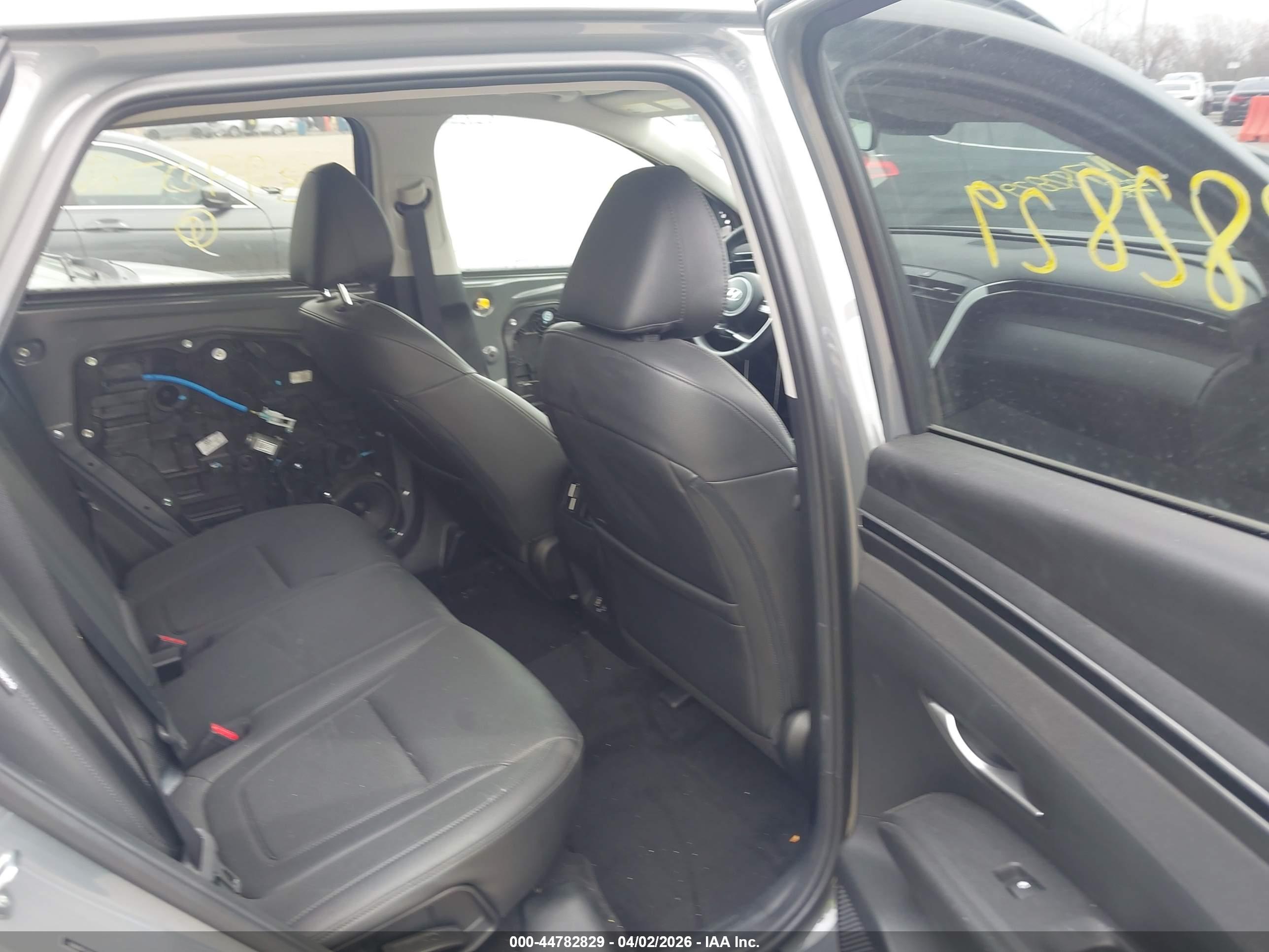 HYUNDAI TUCSON image 8