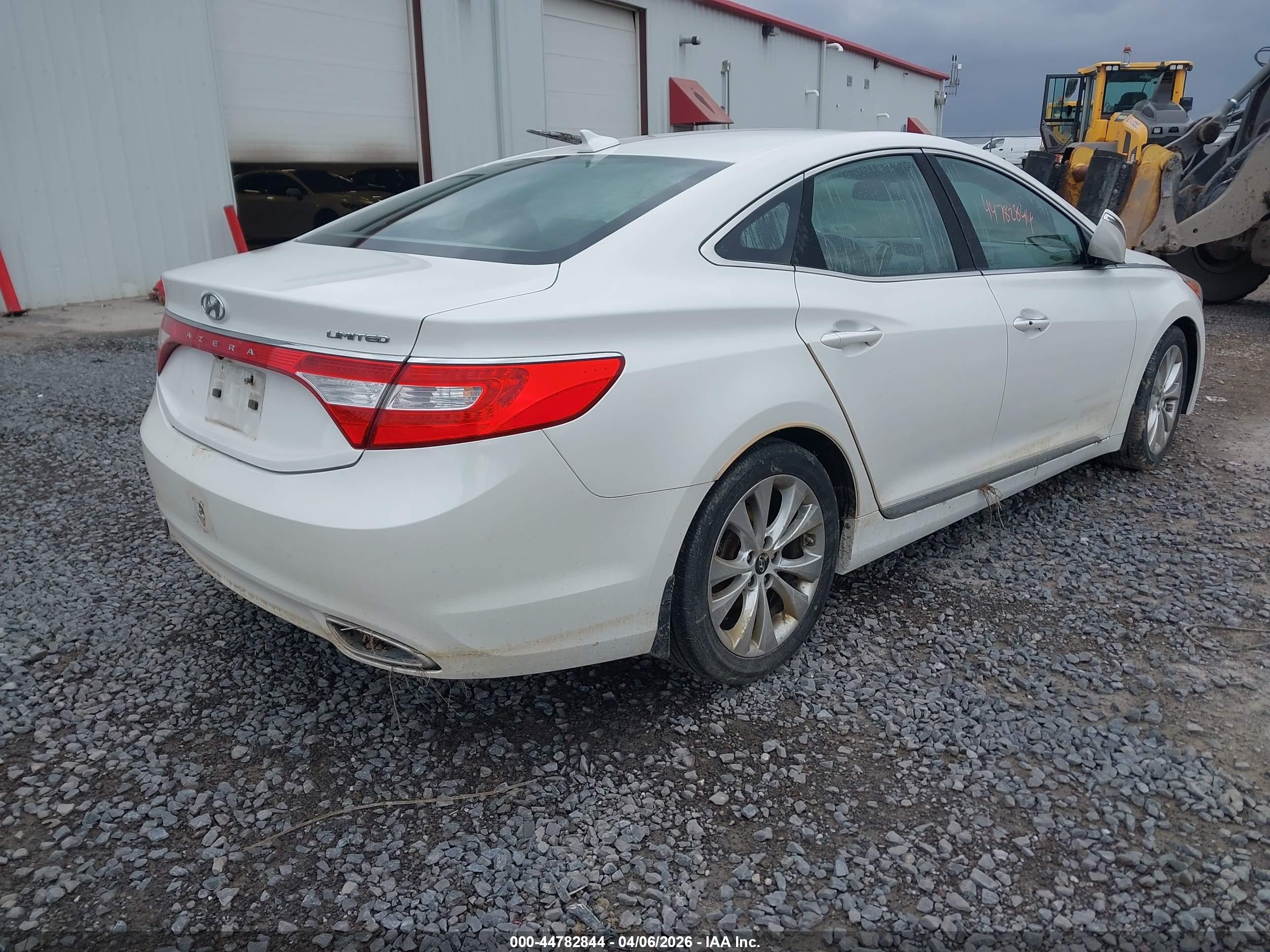 HYUNDAI AZERA image 4