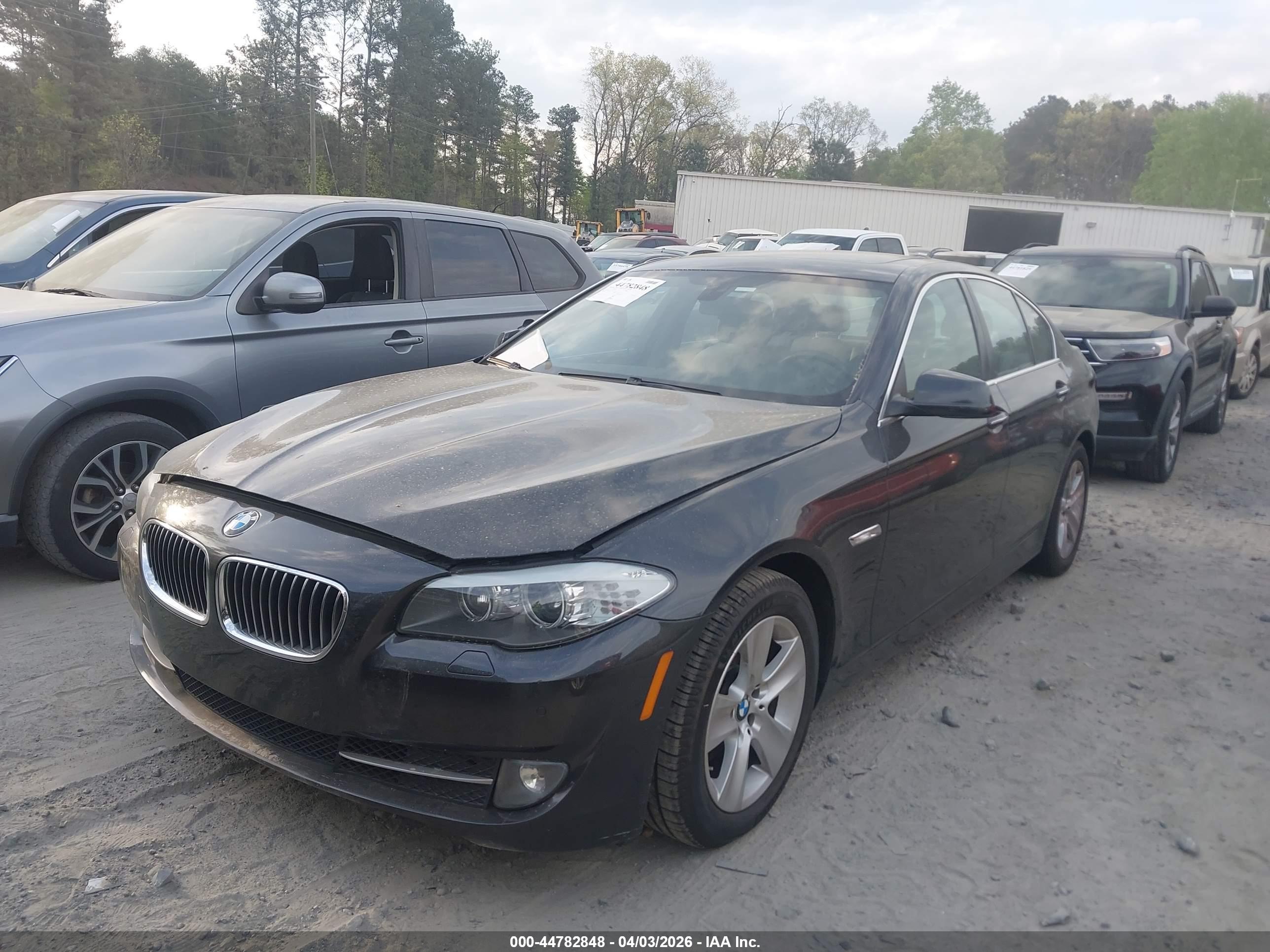 BMW 528I image 2