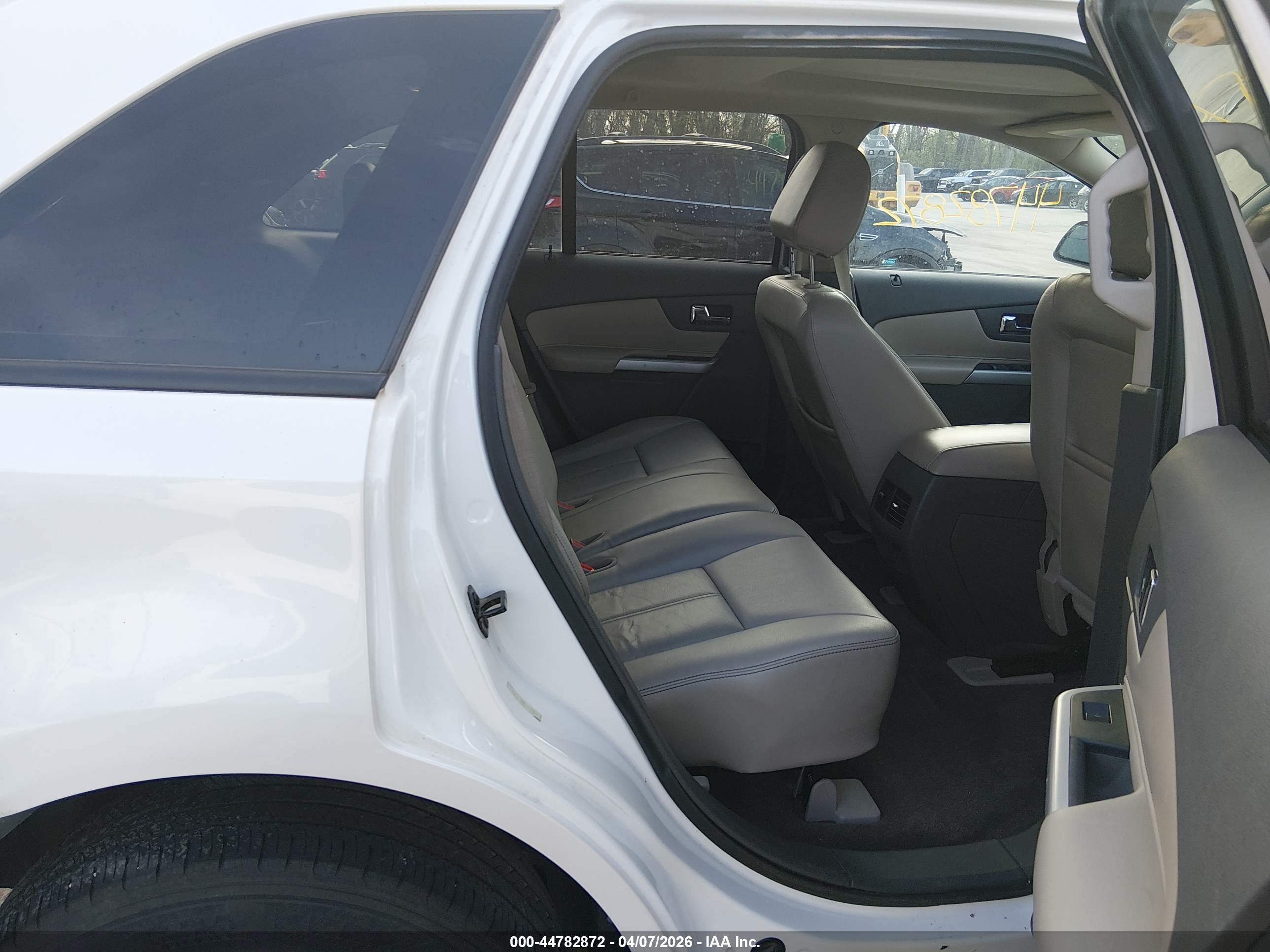 FORD EDGE image 8