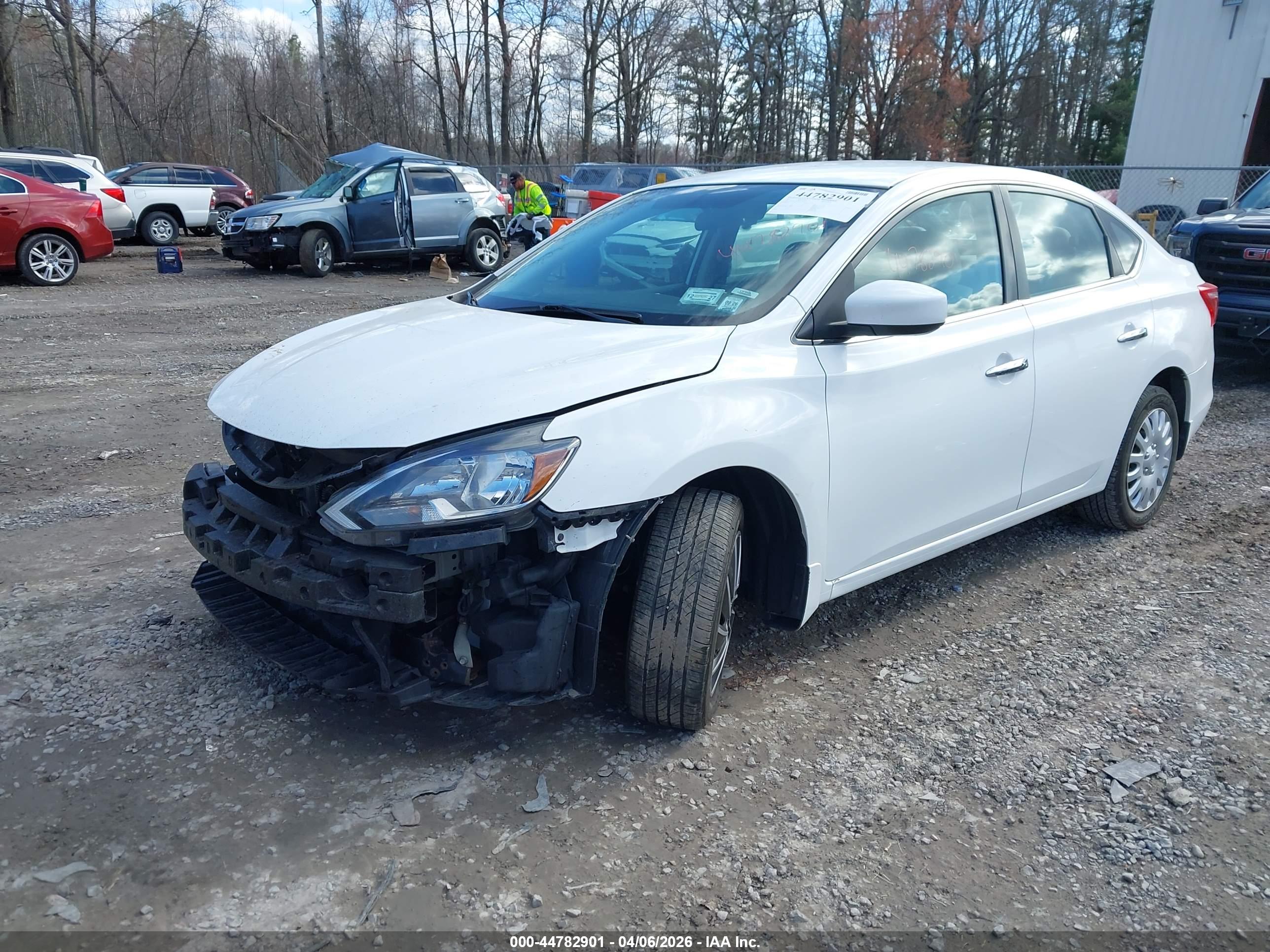NISSAN SENTRA image 2