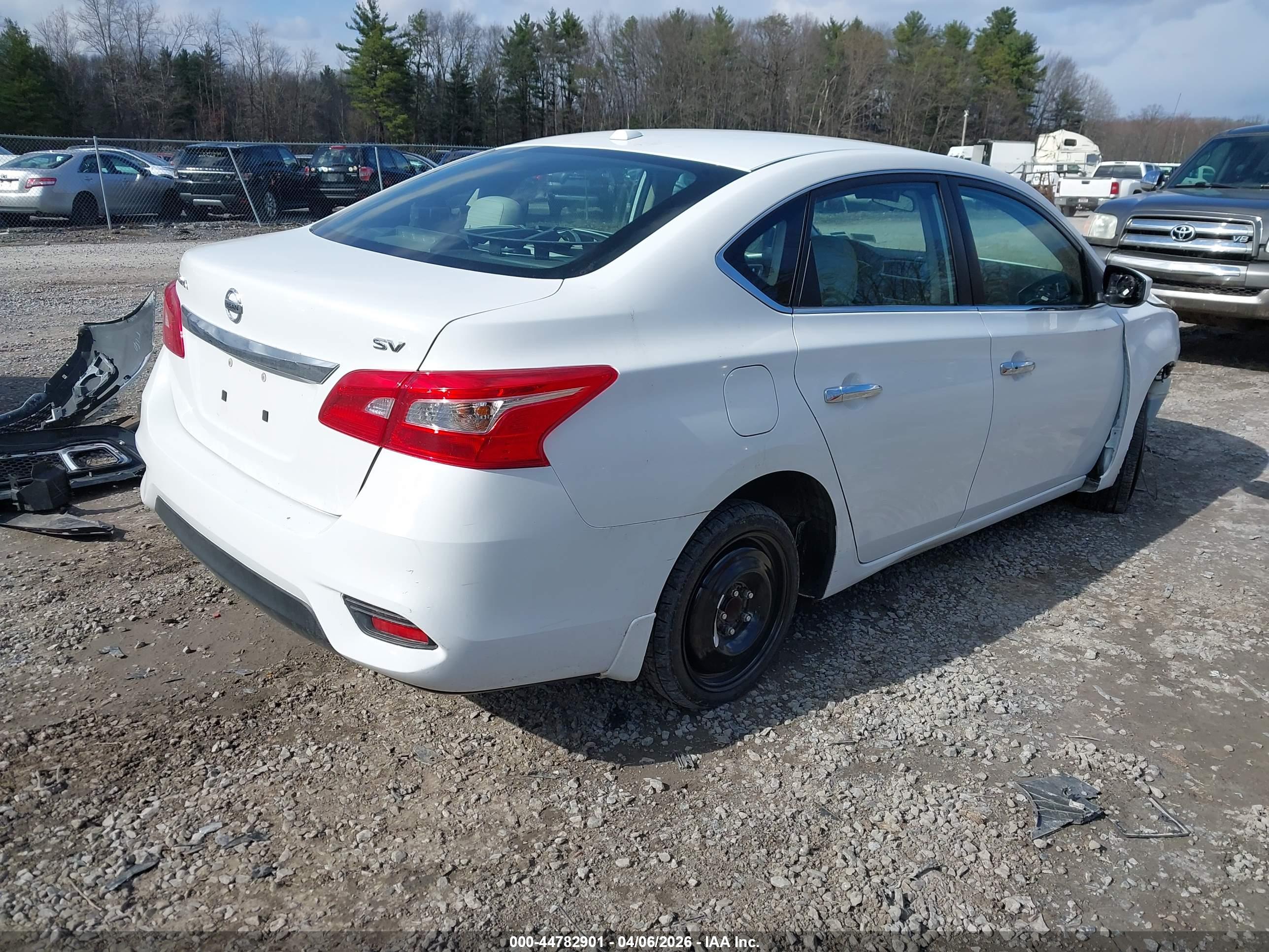 NISSAN SENTRA image 4