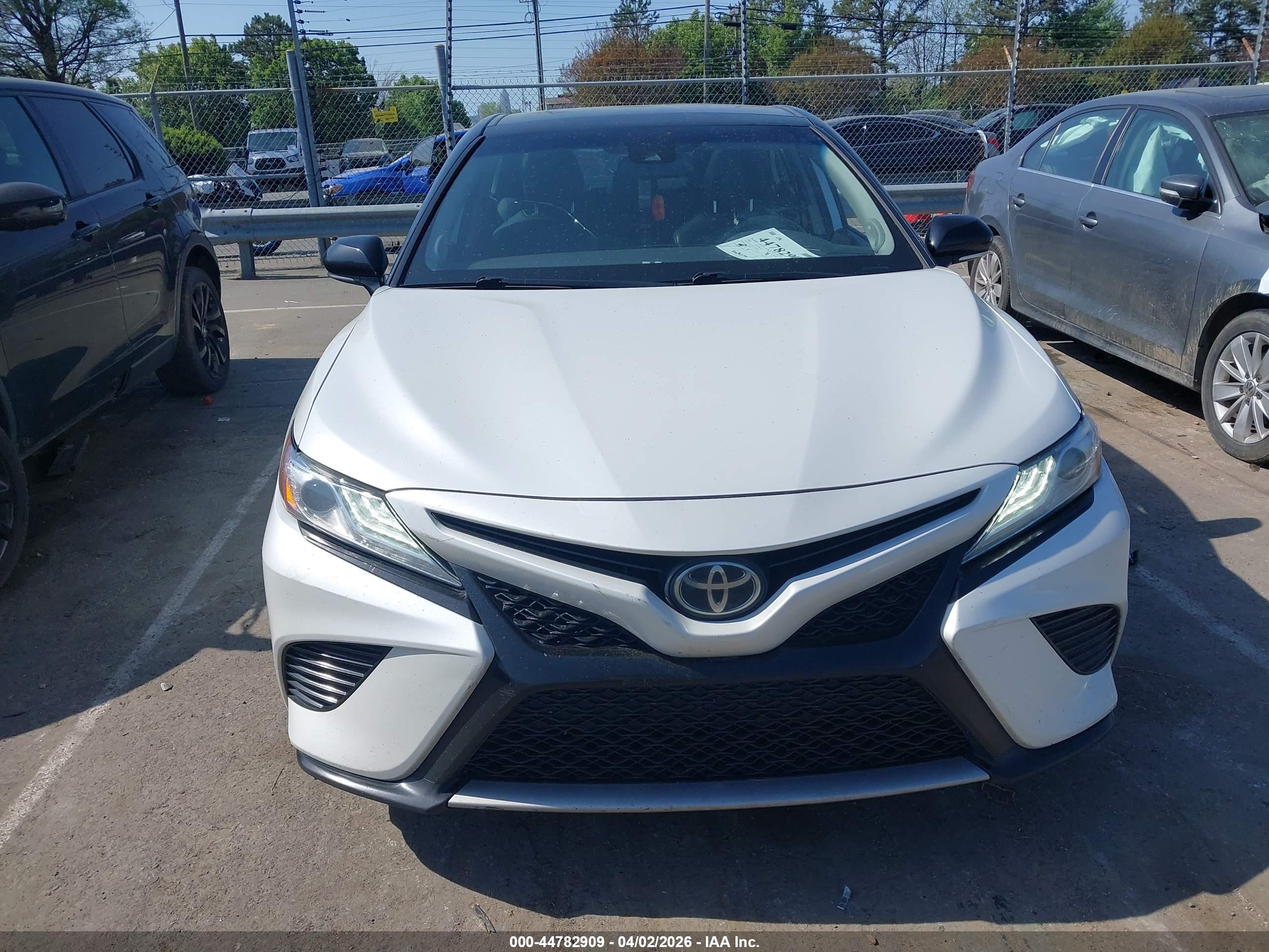 TOYOTA CAMRY image 6