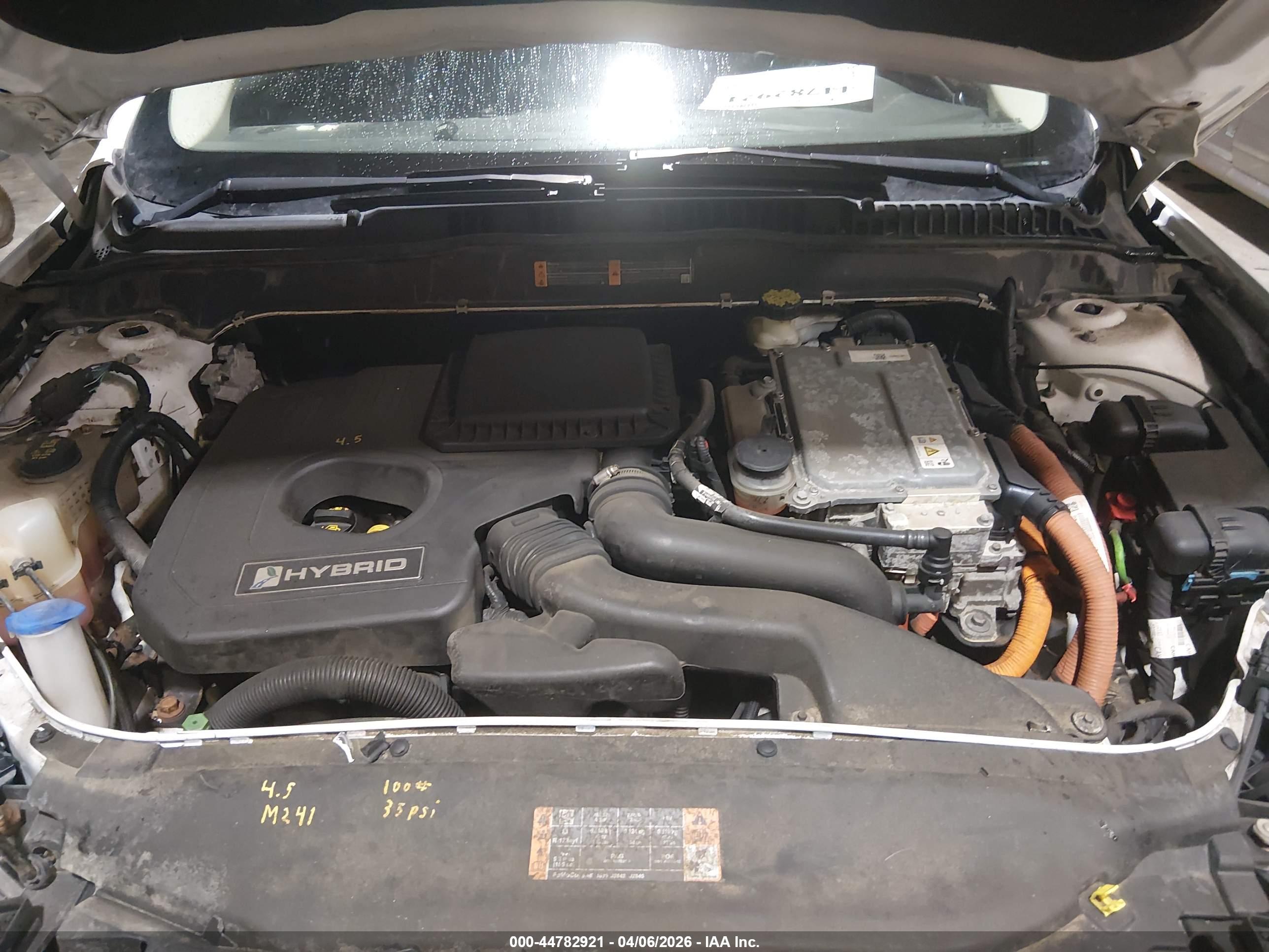 FORD FUSION image 10