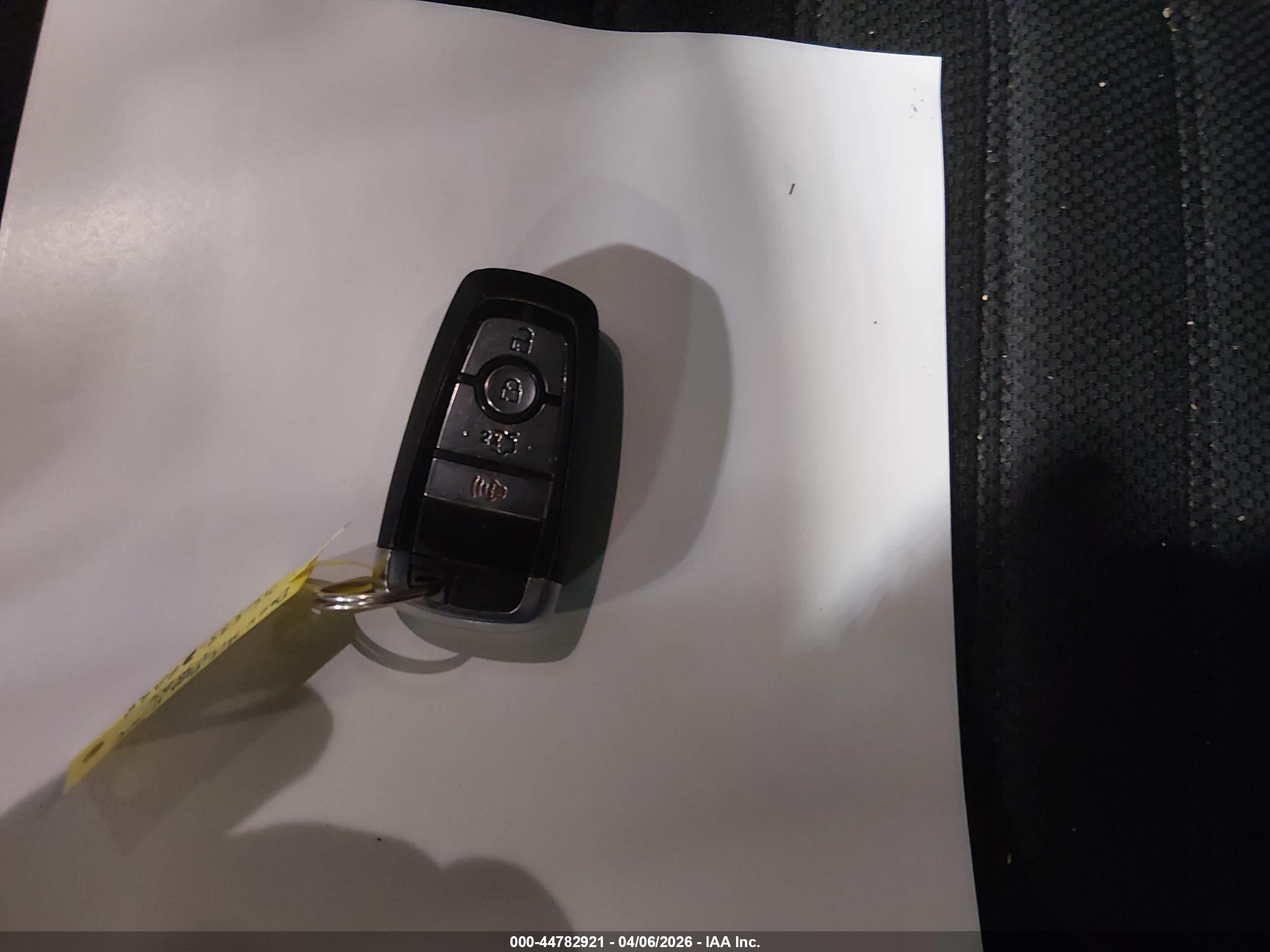 FORD FUSION image 11
