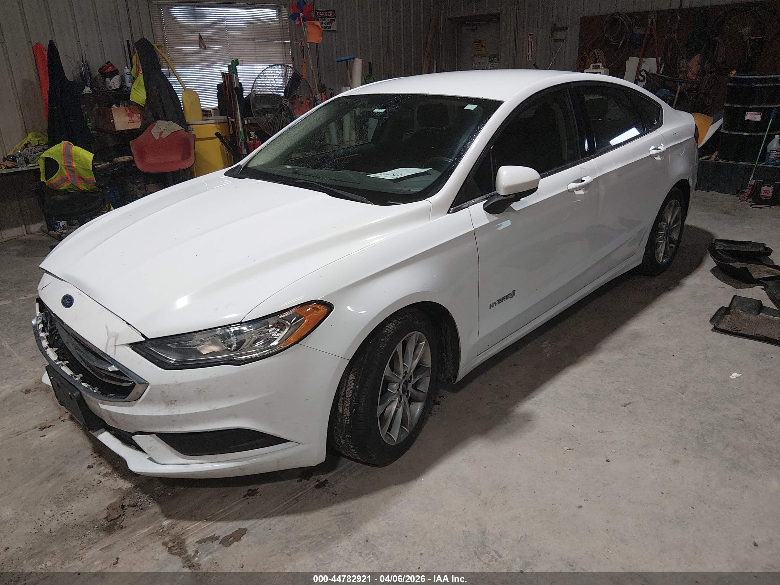 FORD FUSION image 2