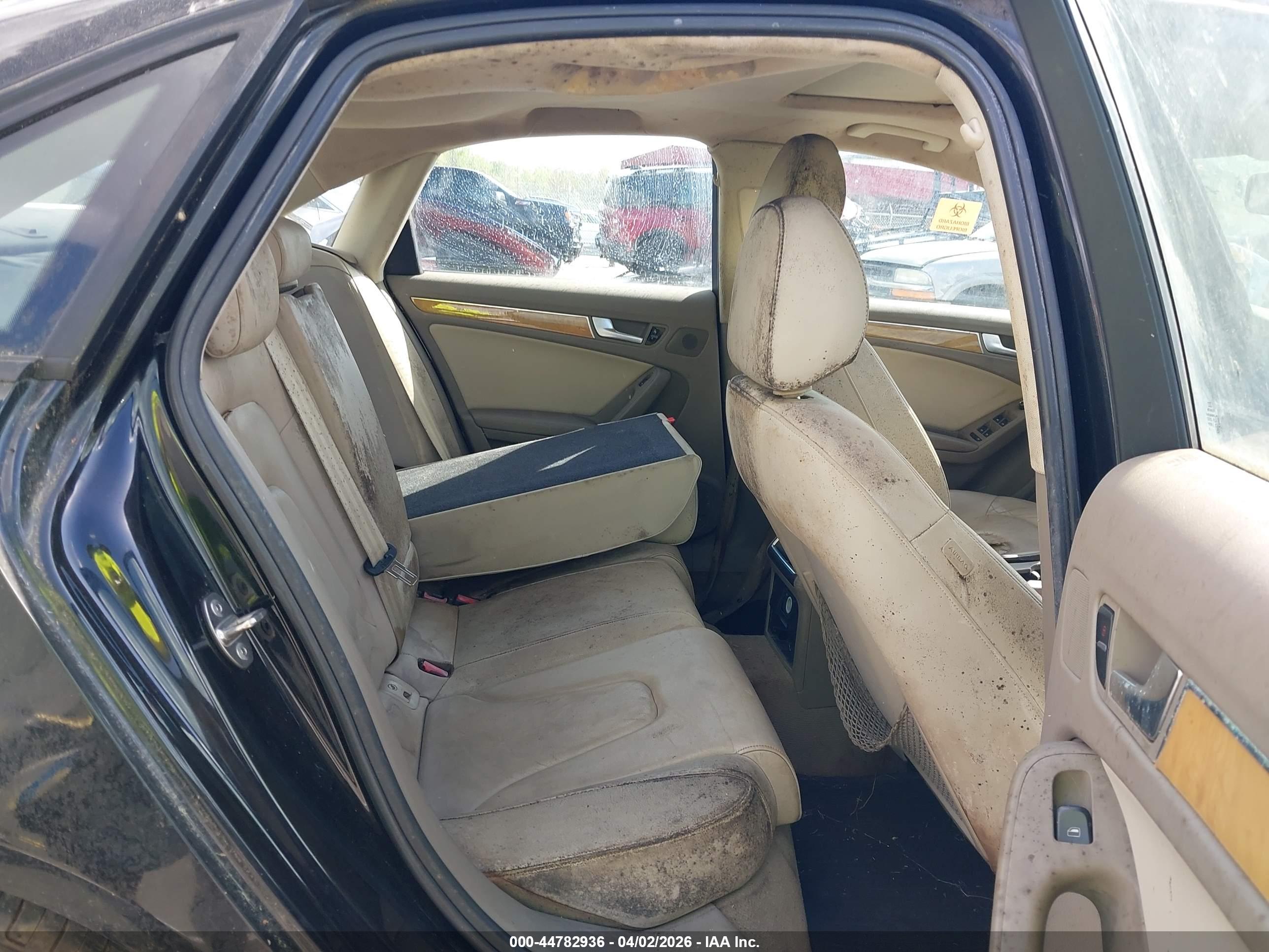 AUDI A4 image 8