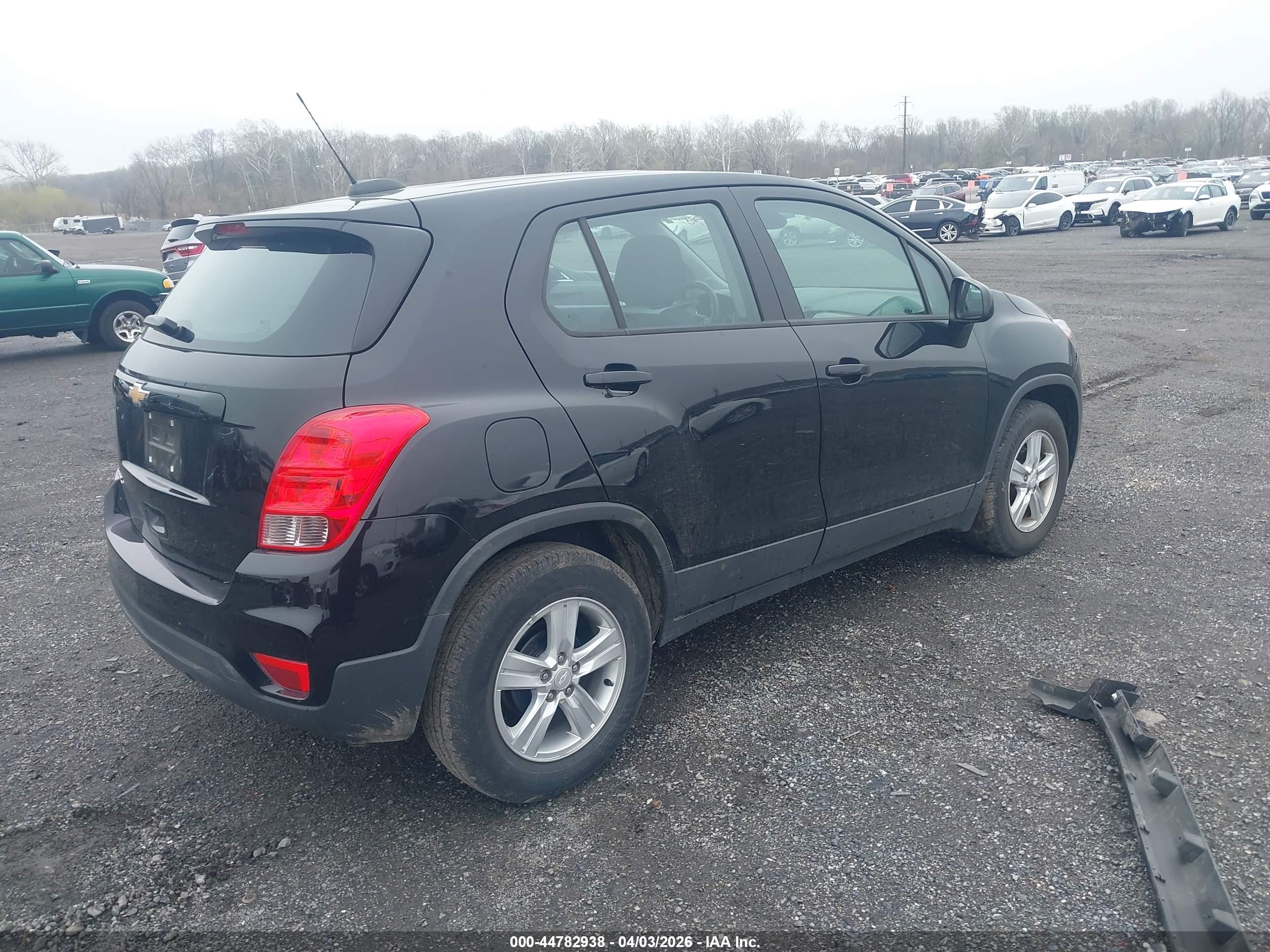 CHEVROLET TRAX image 4
