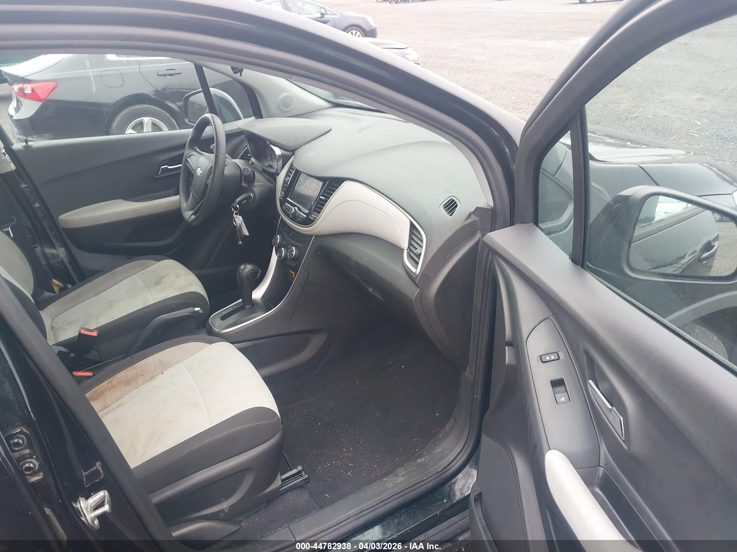 CHEVROLET TRAX image 5