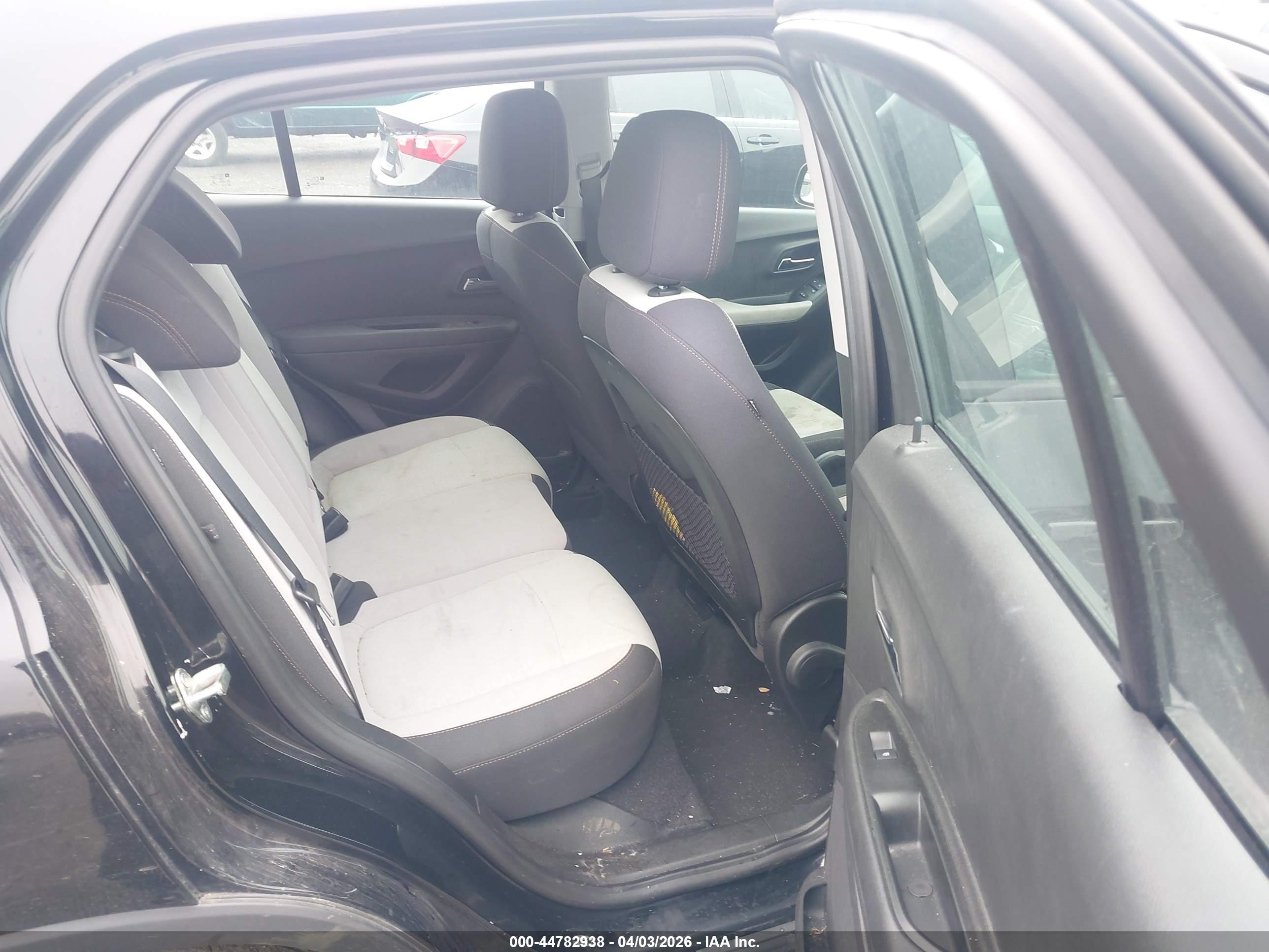 CHEVROLET TRAX image 8
