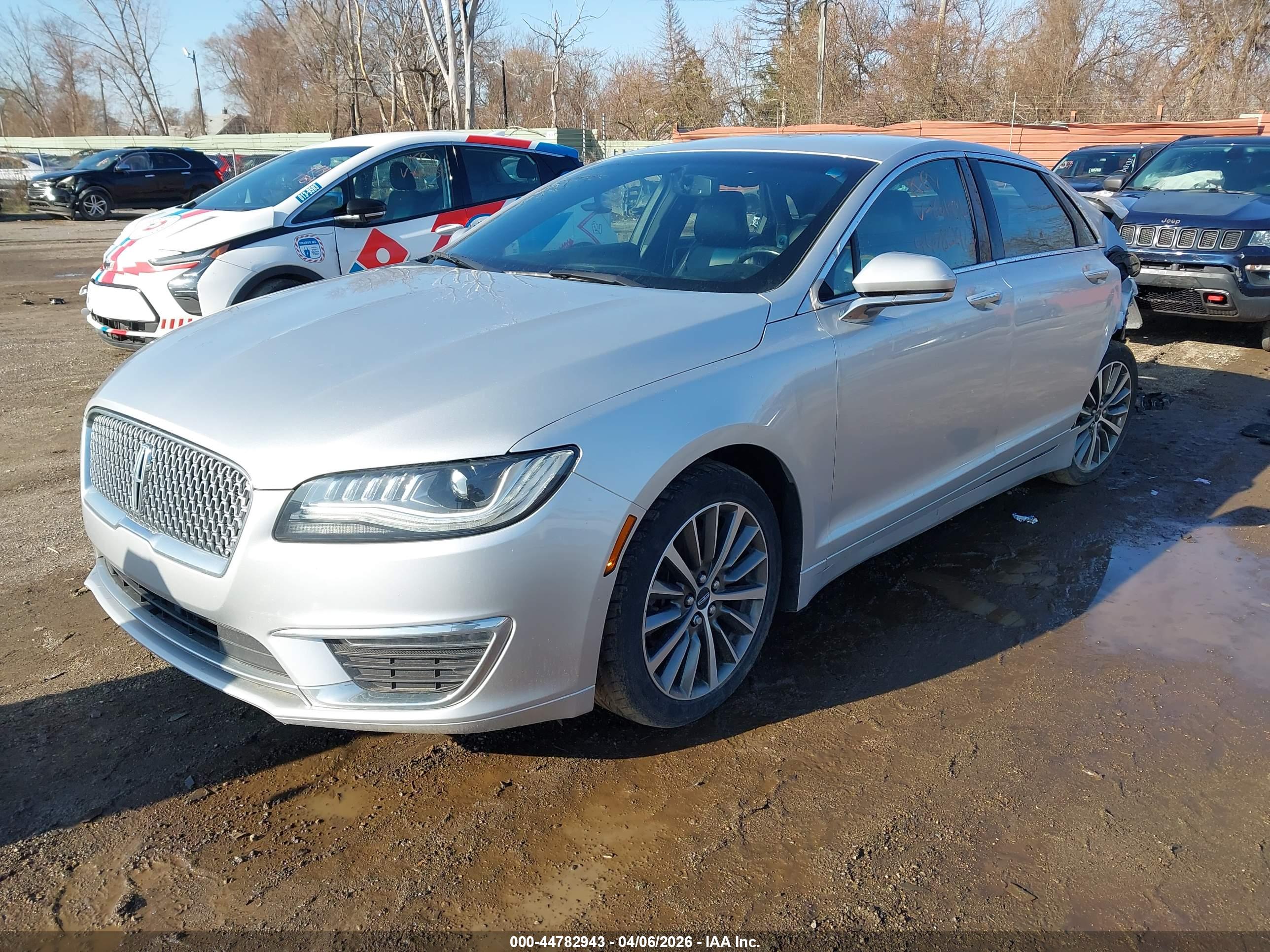 LINCOLN MKZ image 2