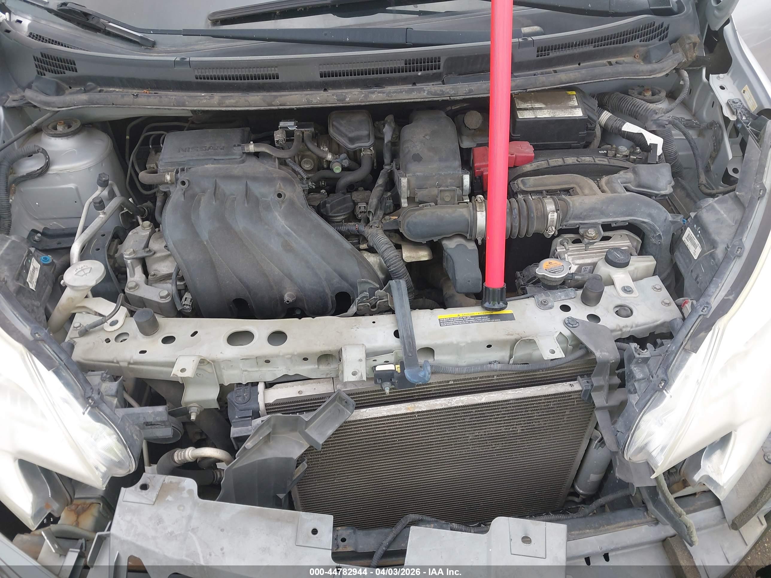 NISSAN VERSA image 10