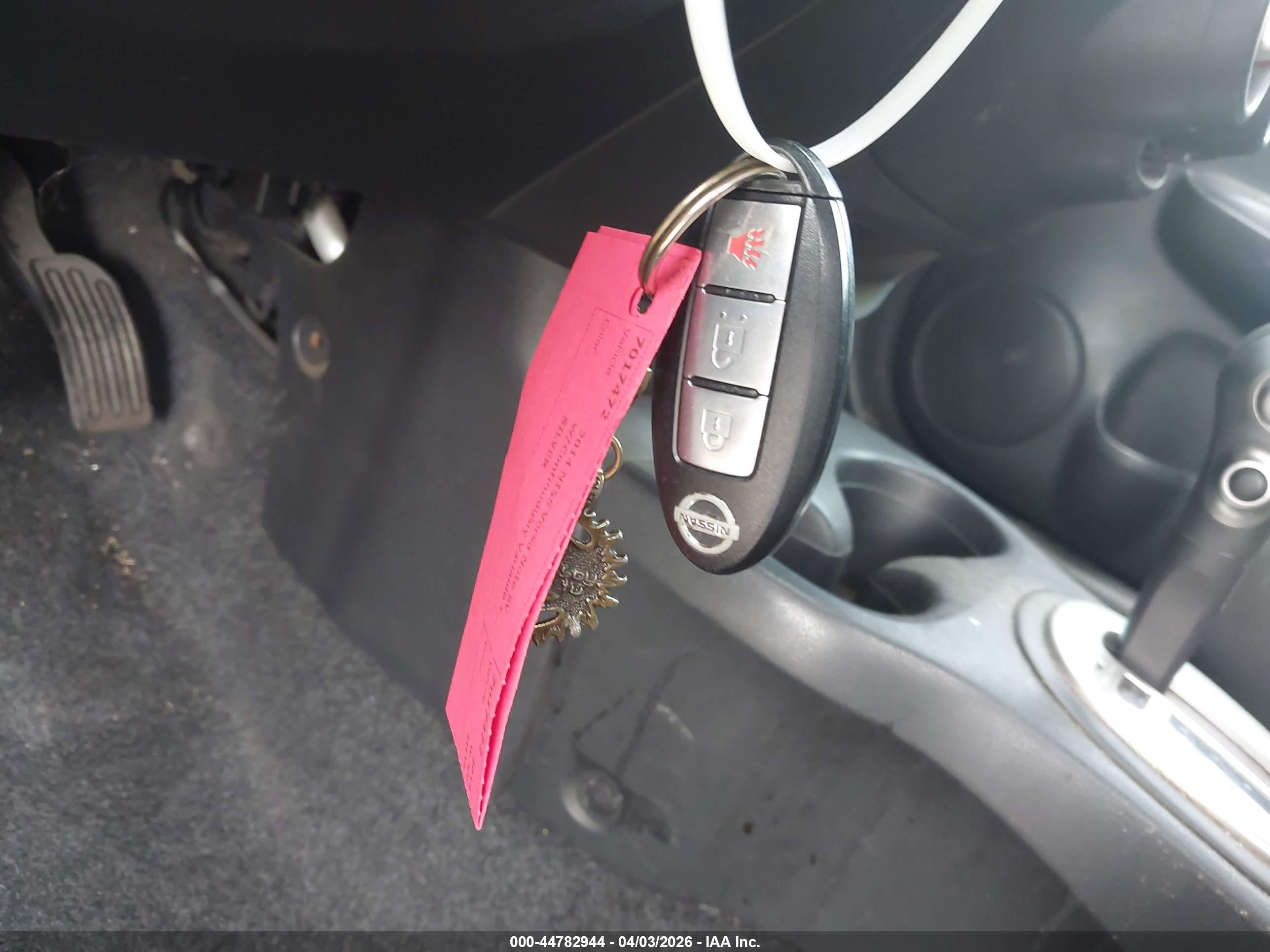 NISSAN VERSA image 11